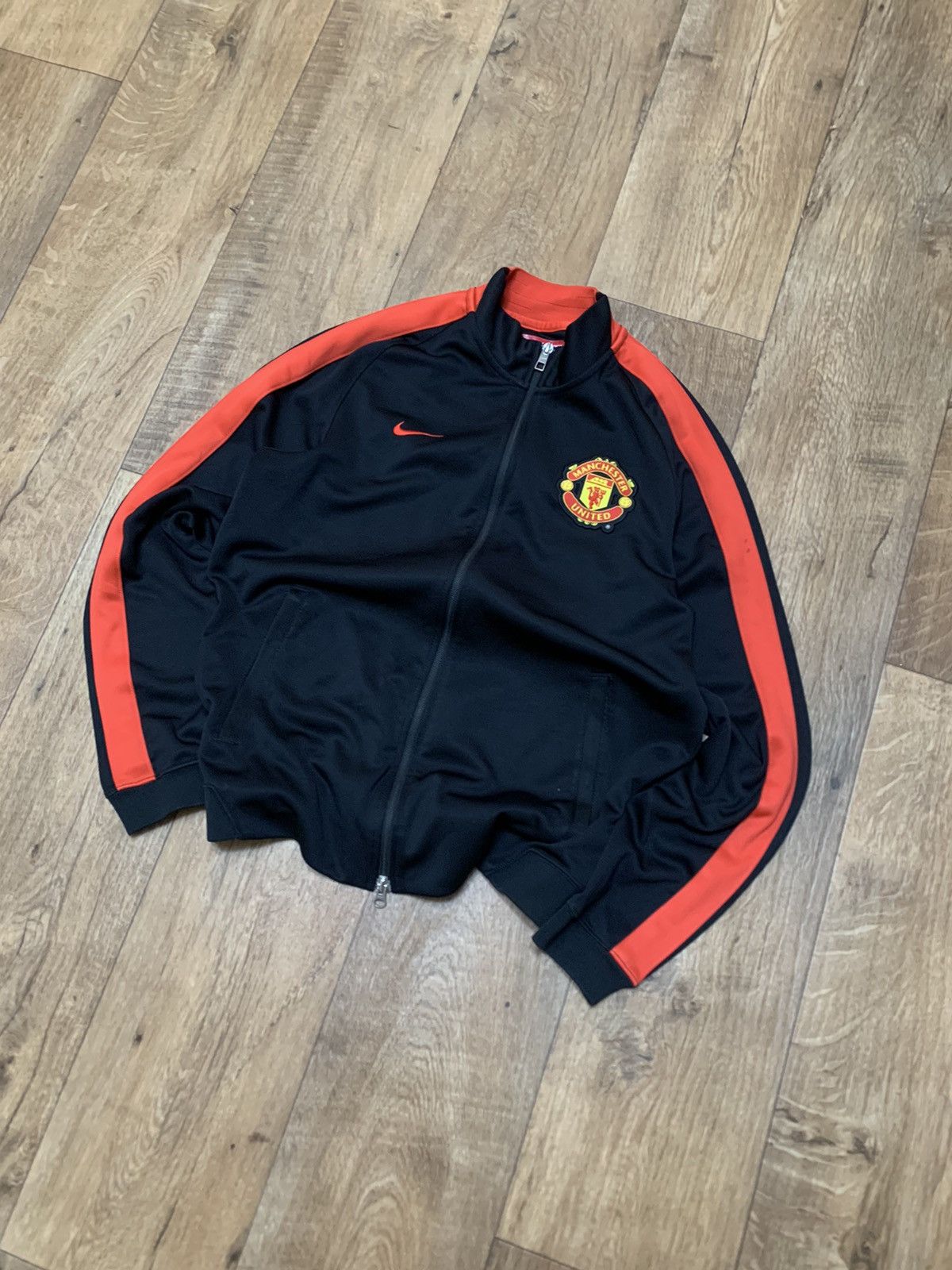 Nike Vintage Nike Manchester United windbreaker light jacket 90s Size US M / EU 48-50 / 2 - 3 Thumbnail