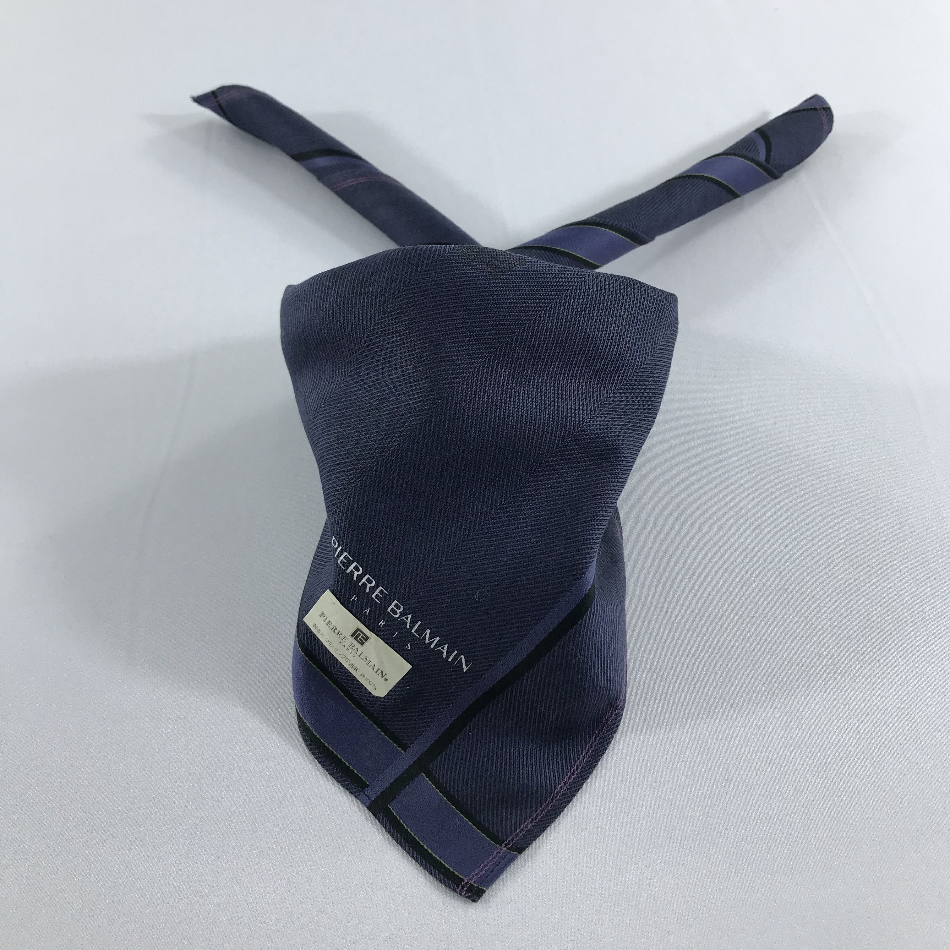 Pierre Balmain Pierre Balmain Handkerchief Neckerchief Bandana H1143 Size ONE SIZE - 1 Thumbnail
