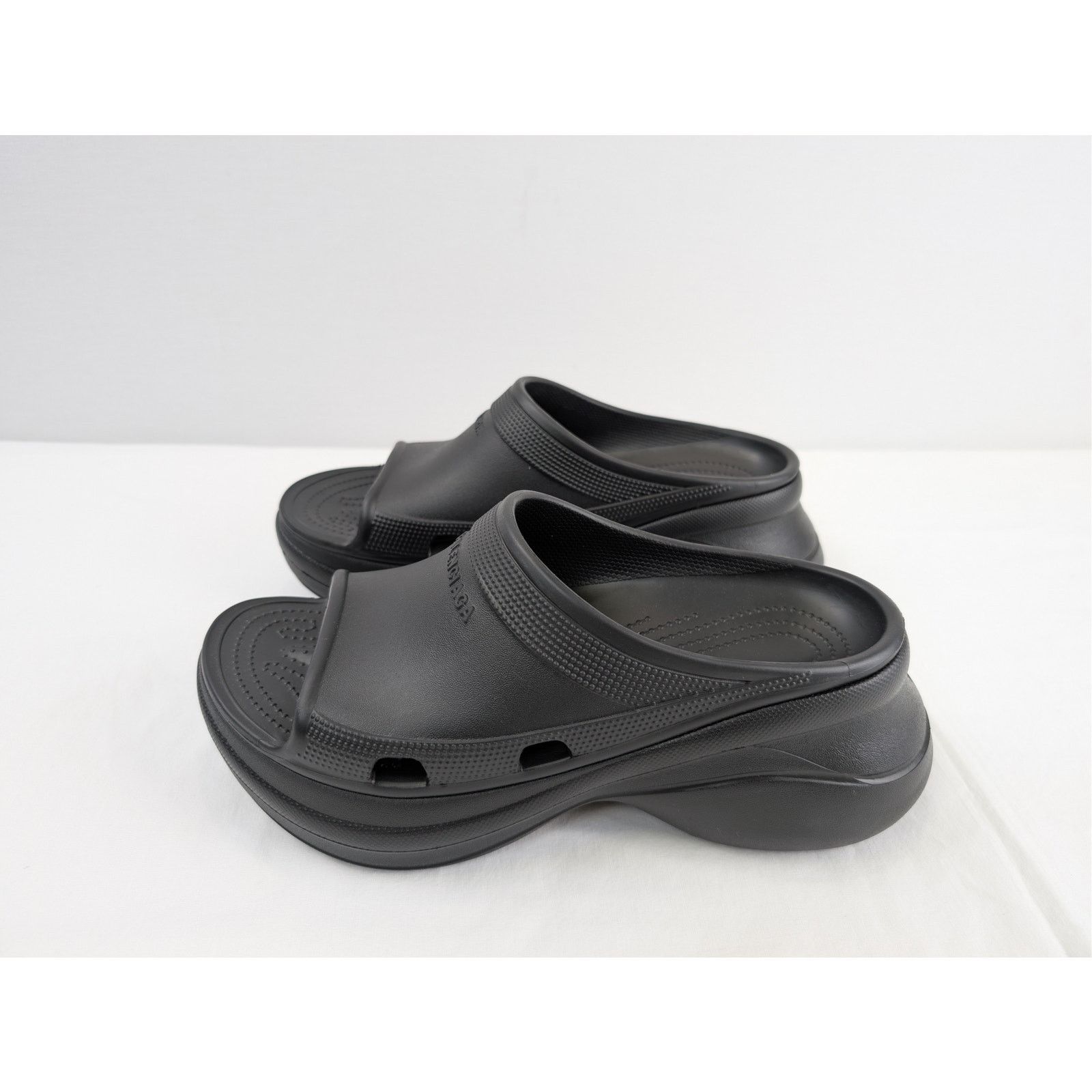 Balenciaga o1rshd1 Crocs Pool Rubber Slide Slipper in Black Size US 10 / EU 43 - 12 Thumbnail
