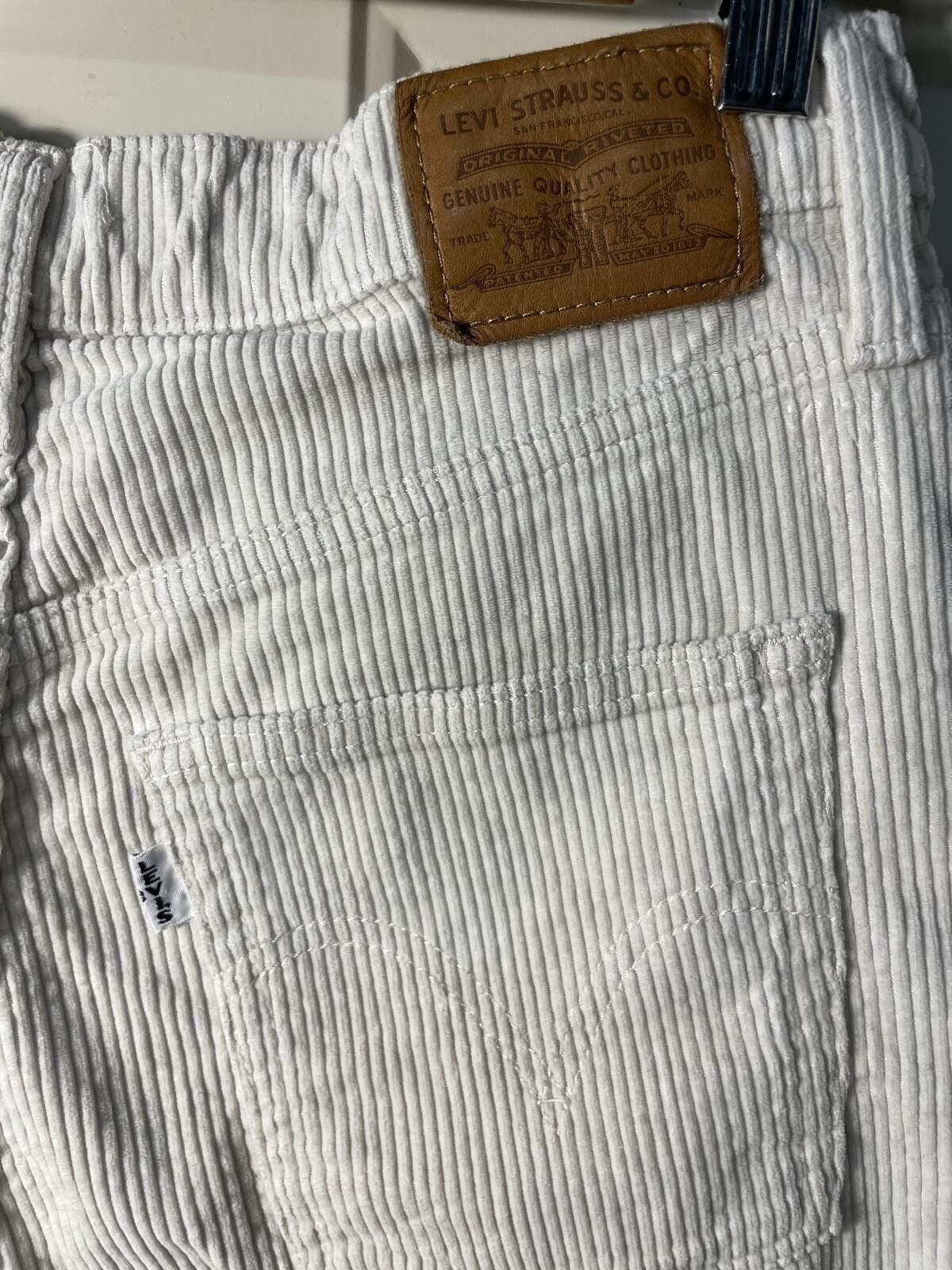 Other Levis Straus and Co Corduroy Pants Women's 27 White Button Size 30" / US 8 / IT 44 - 6 Thumbnail