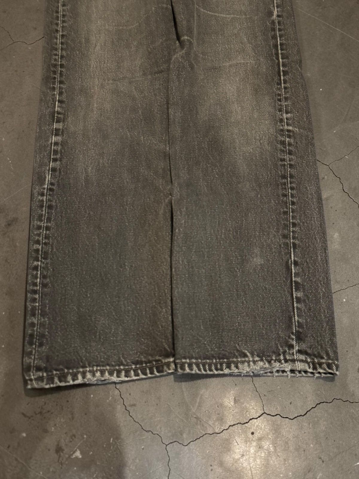 Levi's Vintage Destroyed Black Levi's Faded Jeans Size US 31 - 2 Thumbnail