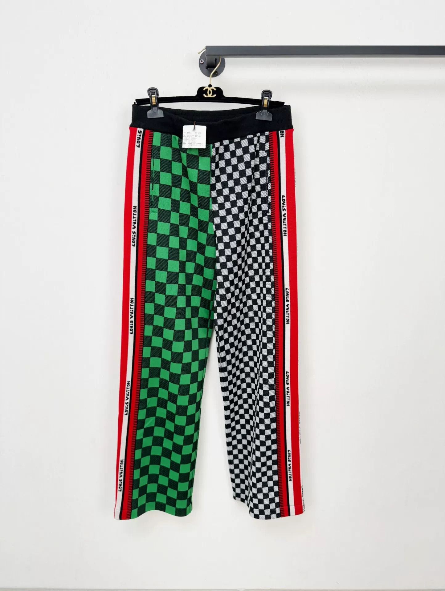 Louis Vuitton Louis Vuitton New Tag Sweatpants Joggers M Size US 30 / EU 46 - 1 Thumbnail
