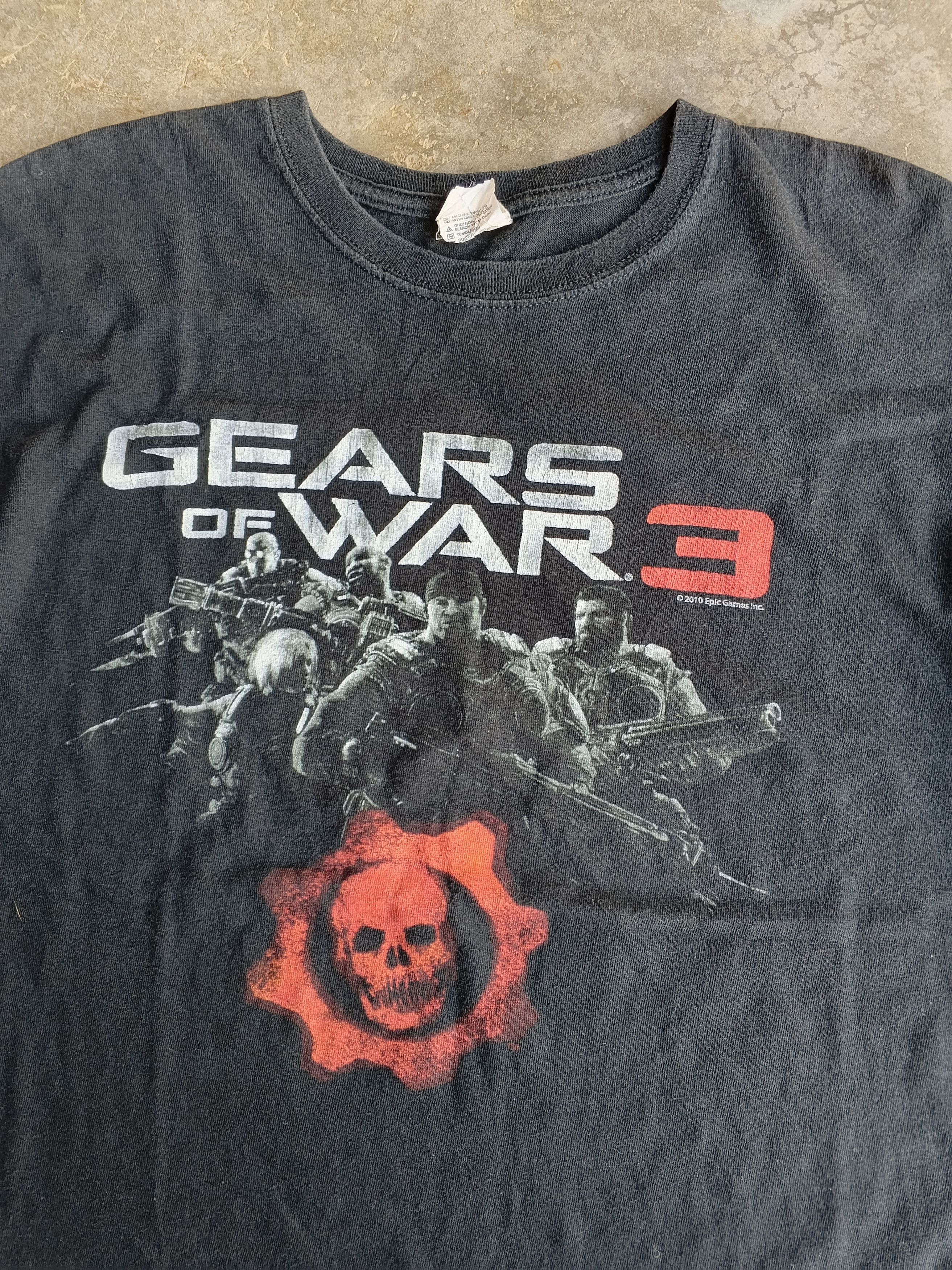 Vintage Vintage y2k Gear of War 3 promo game tee Size US L / EU 52-54 / 3 - 2 Thumbnail