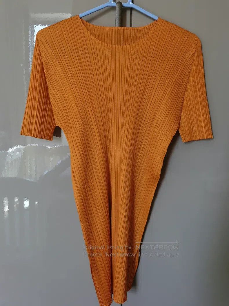 Issey Miyake Issey Miyake Orange Pleated Top Size L / US 10 / IT 46 - 1 Thumbnail