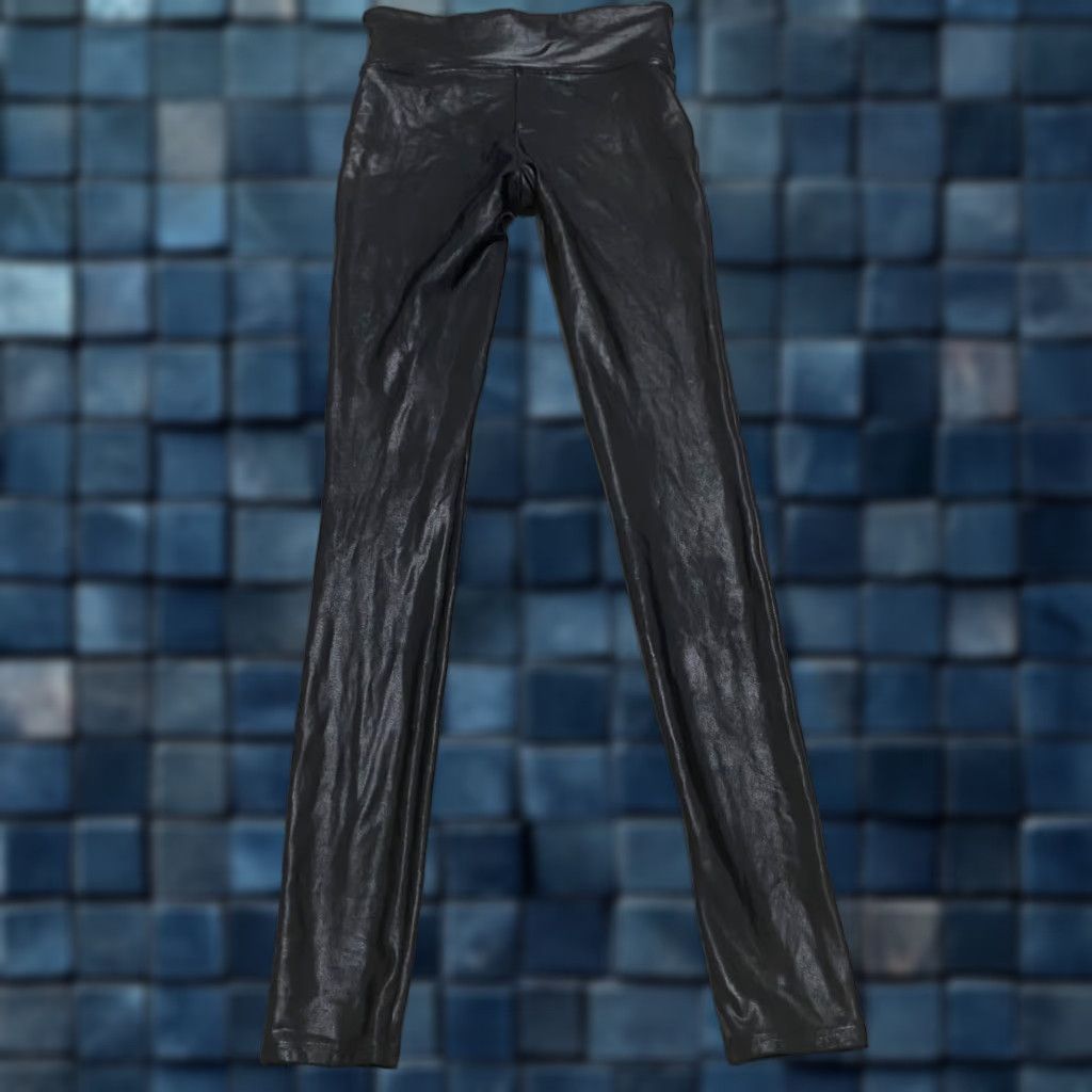 Spanx Spanx Pants Leggings Solid Black Faux Leather Mid Rise Ankle Womens XS Black Spanx Faux Leather Leggings >. Size 40" / US 18 - 1 Thumbnail
