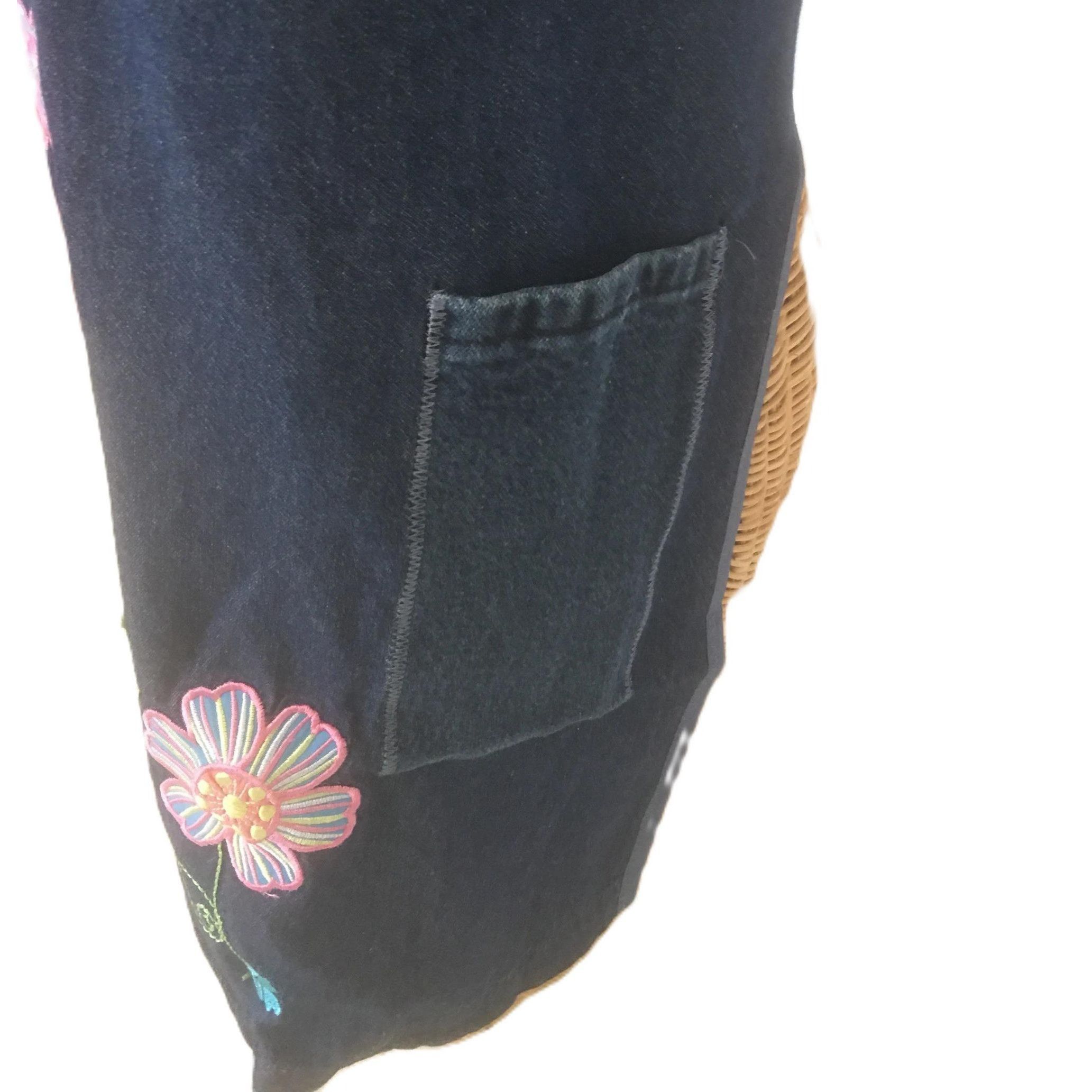 Handmade Adjustable Bib Apron Denim w/ Pockets Embroidery & Applique Size ONE SIZE - 4 Thumbnail