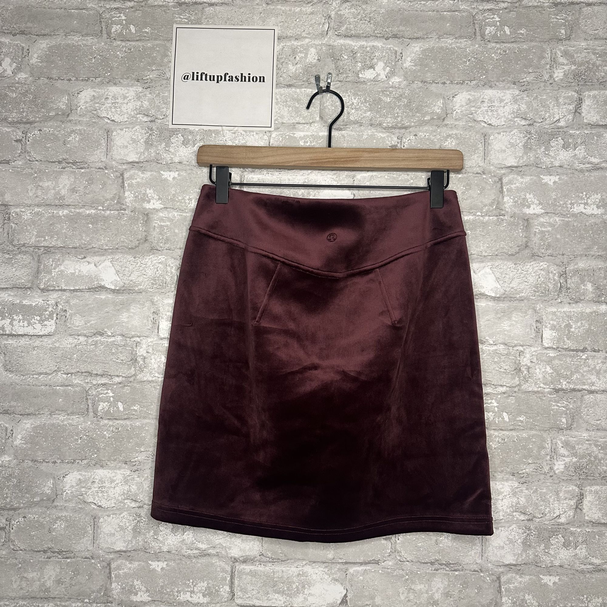 Lululemon Lululemon Scuba High Rise Mini Skirt Velvet NWT Size Small Size 28" / US 6 / IT 42 - 2 Thumbnail