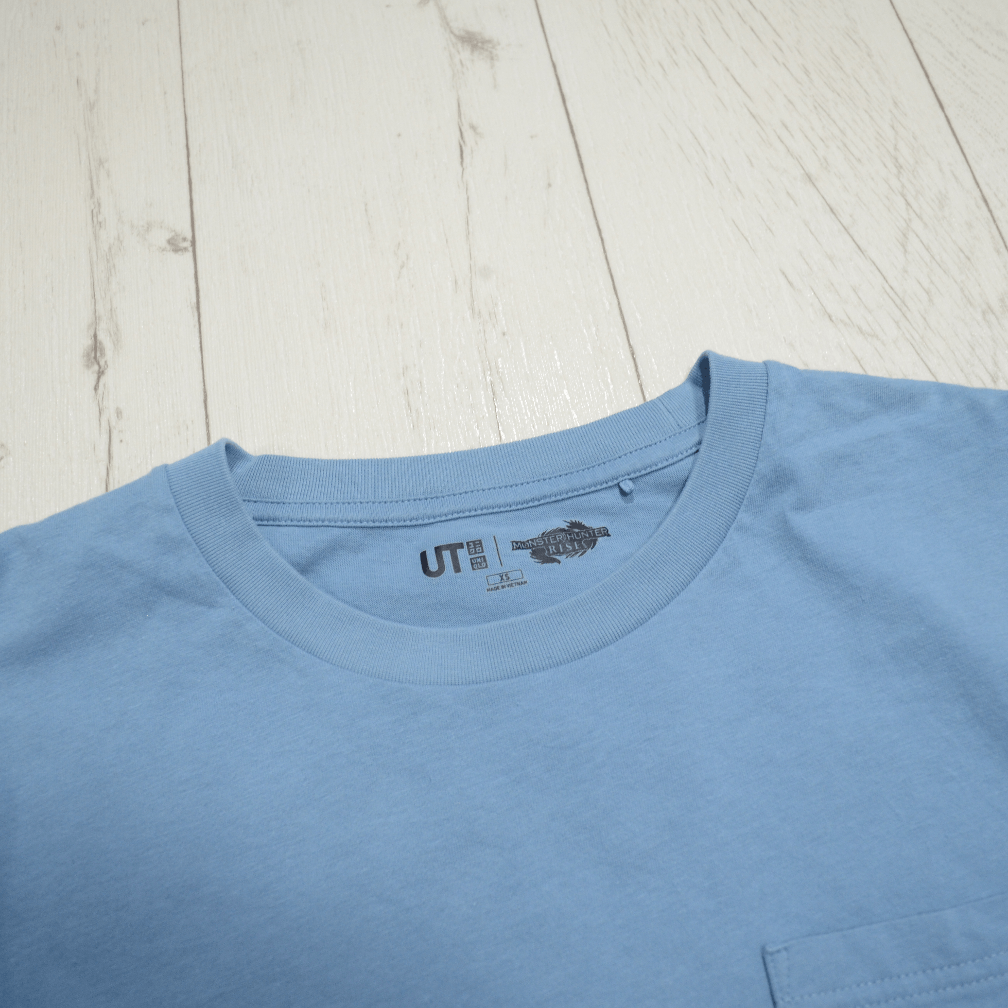 The Game × Uniqlo Uniqlo Monster Hunter Rise Merch UT T-Shirt XS Blue Unisex Size US XS / EU 42 / 0 - 6 Thumbnail