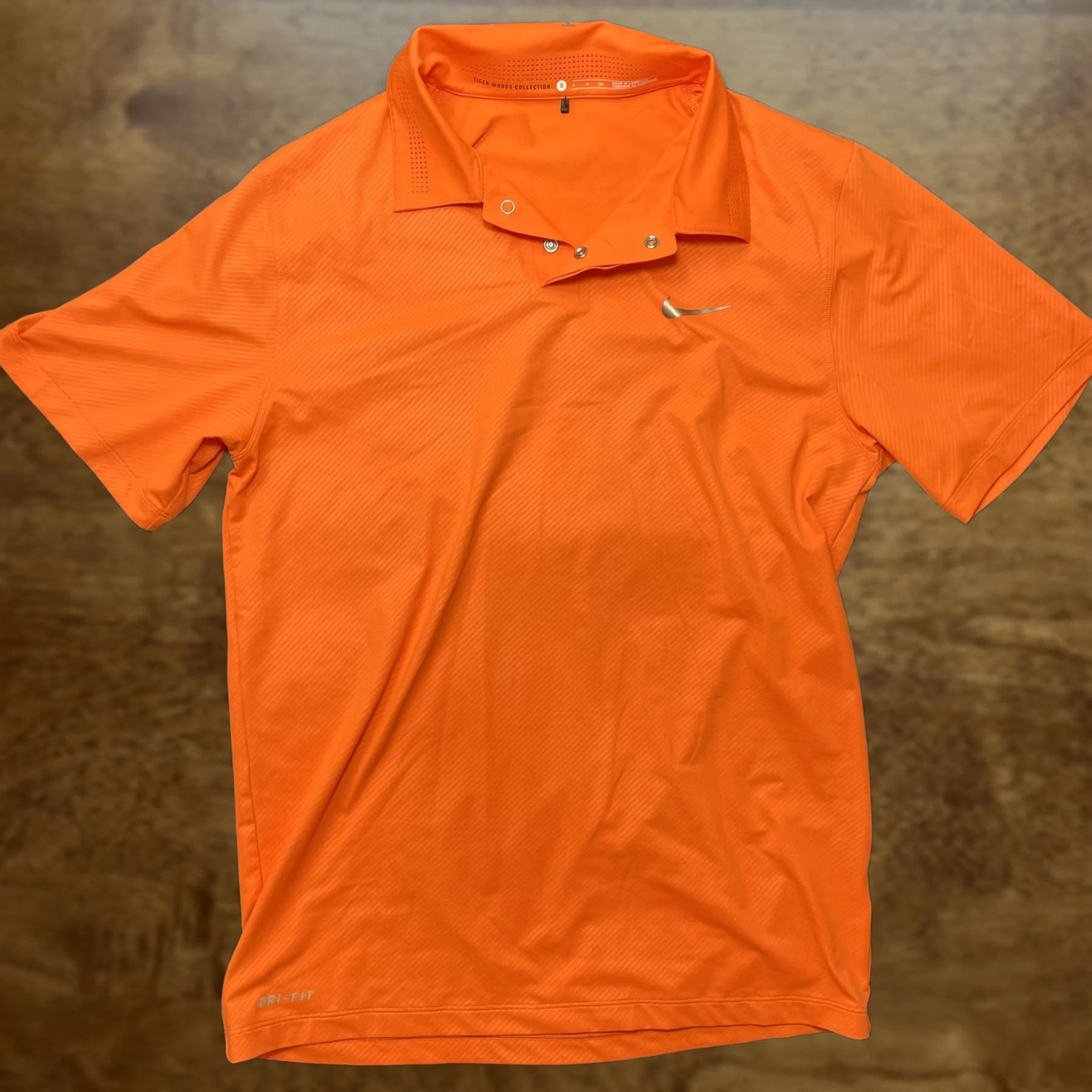 Nike Nike Polo Shirt Mens Small Orange Tiger Woods Dri-FIT Golf Short Sleeve Polo Shirt Mens Small Orange Tiger Woods Collection Dri-FIT Size US S / EU 44-46 / 1 - 1 Thumbnail