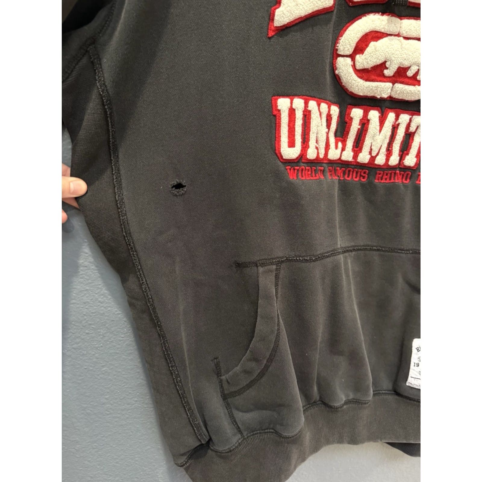 Vintage VINTAGE Ecko Unlimited Hoodie Men XL Black Pullover 29in 27in Size US XL / EU 56 / 4 - 5 Thumbnail