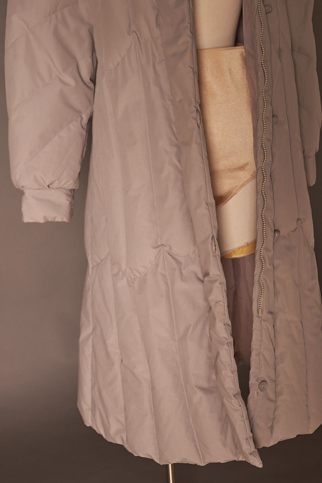 Vintage 1980s Vintage J. Gallery Down Quilted Long Gray Coat Size XS / US 0-2 / IT 36-38 - 7 Thumbnail