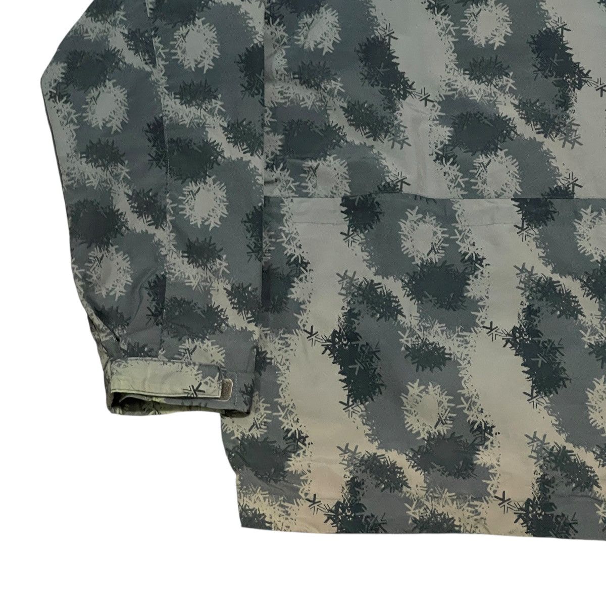 Karrimor Vtg Karrimor Camouflage Hooded Gorpcore WindbreakerJacket Size US XL / EU 56 / 4 - 16 Thumbnail