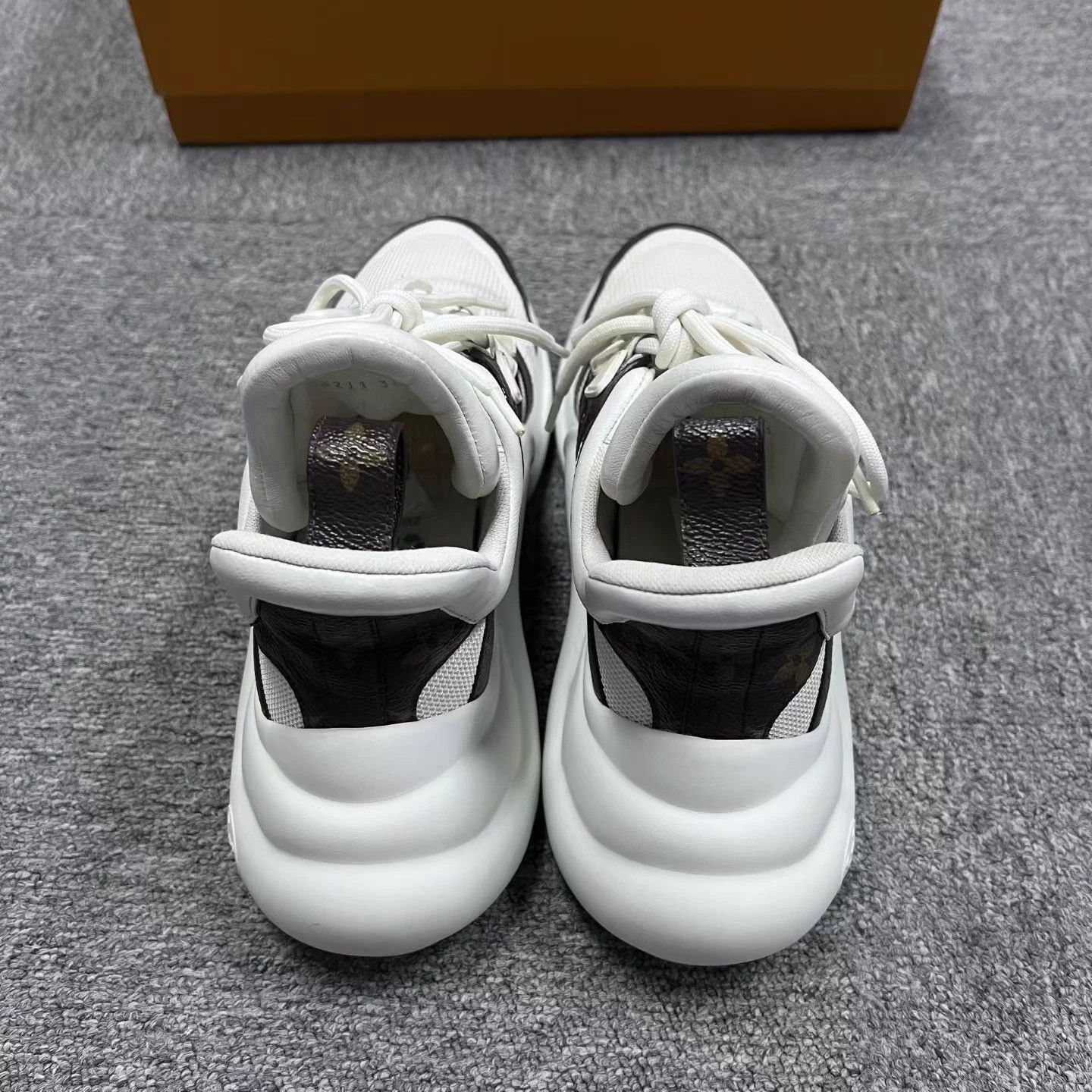 Louis Vuitton LV Classic Monogram White Low Top Sneaker Women's 36.5 Size US 5.5 / IT 35.5 - 4 Thumbnail