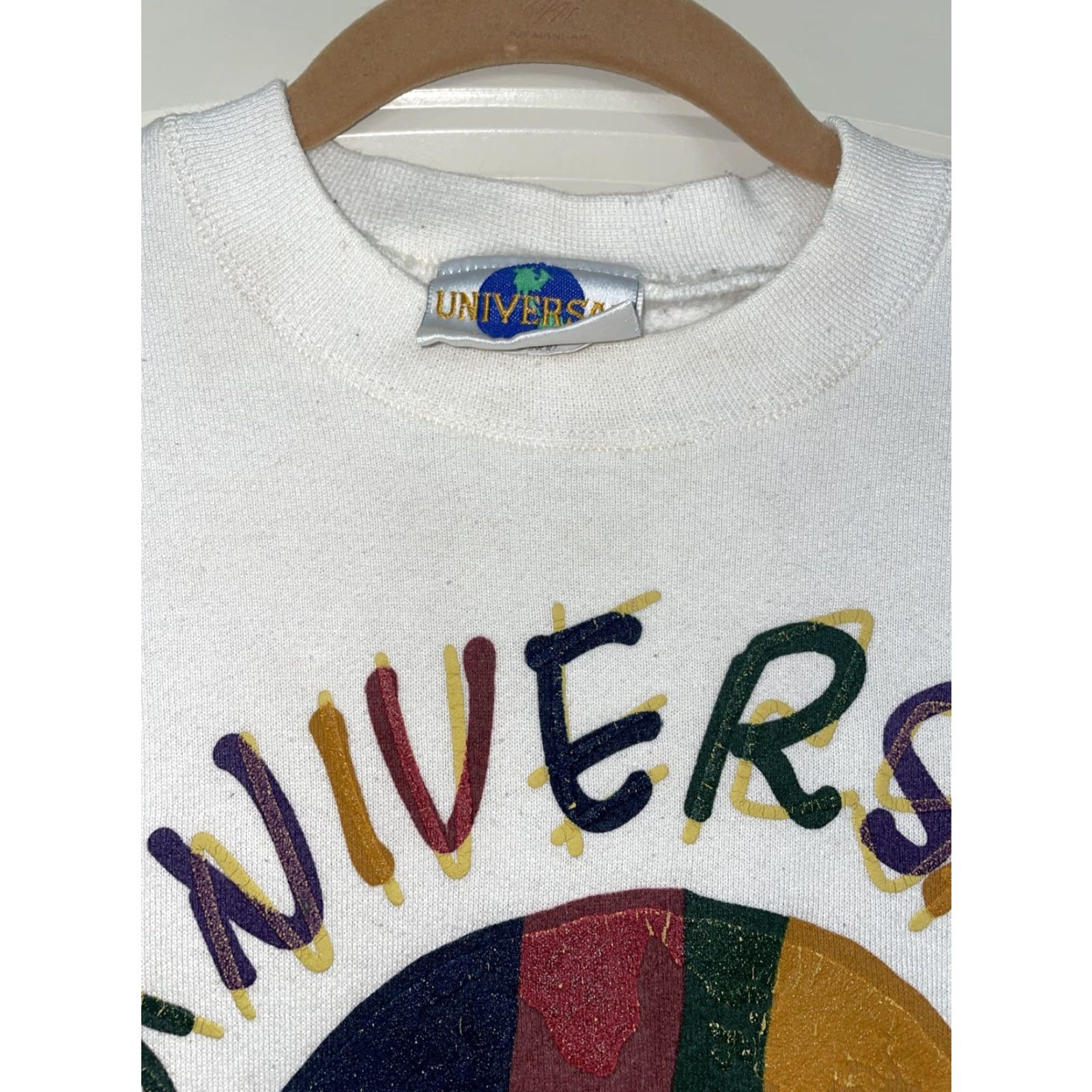 Globe VINTAGE Universal Studios Hollywood Crewneck World Globe 90s Theme Park Unisex M White Cotton Short Sleeve Logo Men Size US M / EU 48-50 / 2 - 3 Thumbnail