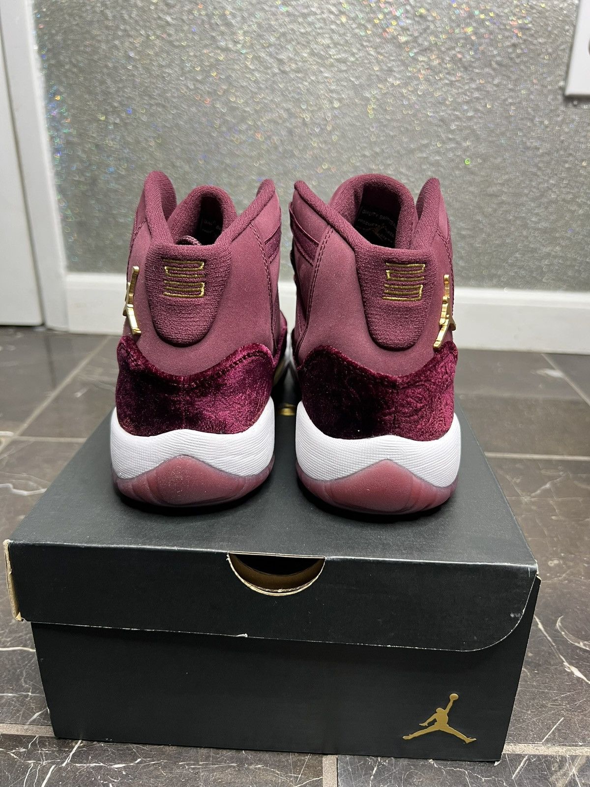 Jordan Brand Jordan Heiress 11s (2016) DS GS 7Y! Size US 7 / EU 40 - 3 Thumbnail