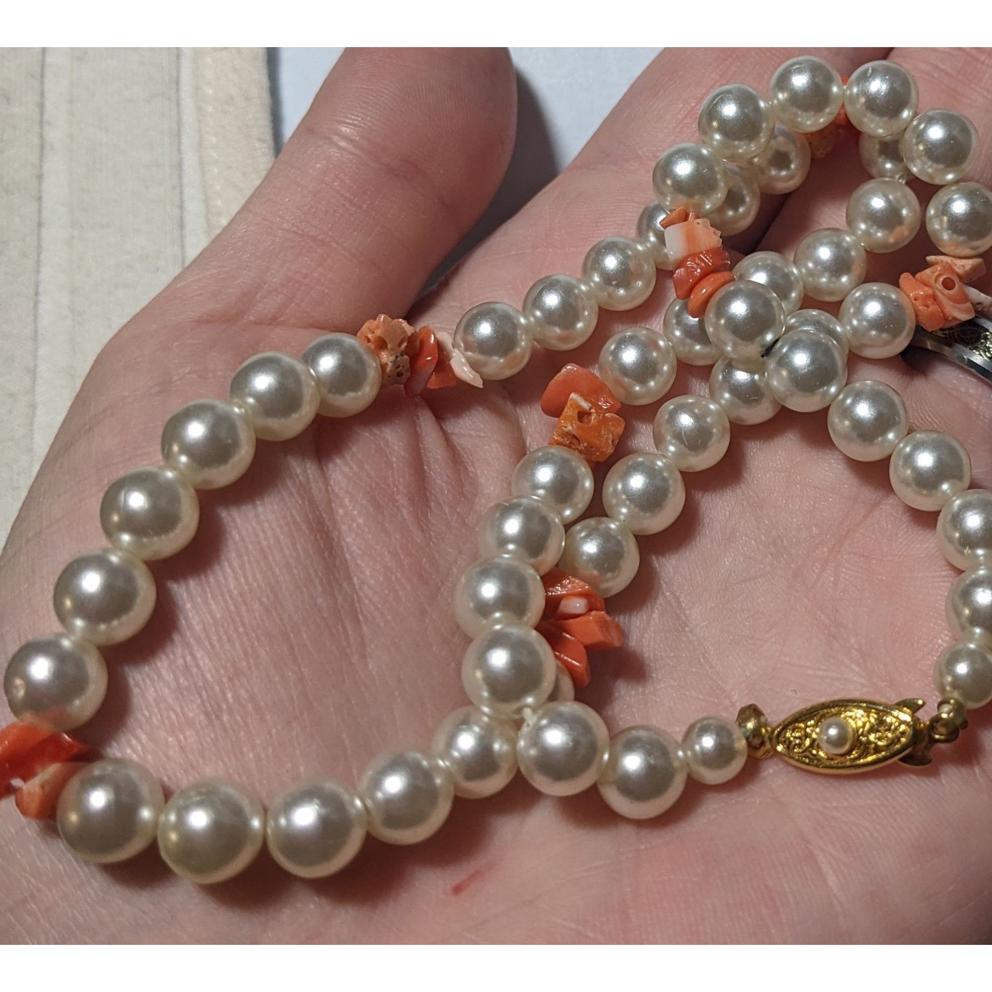 Other White Faux Pearl Beaded Coral Chip Necklace Size ONE SIZE - 7 Thumbnail