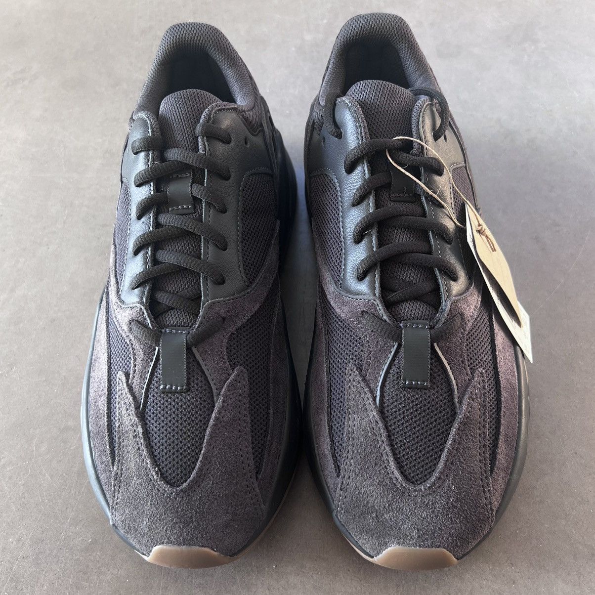 Adidas ⭐️DEADSTOCK 700v1 UTILITY BLK Size US 10.5 / EU 43-44 - 11 Thumbnail