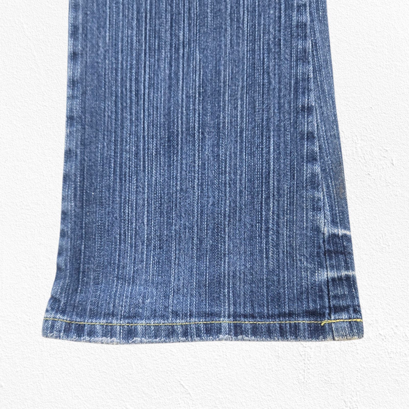 Vintage Y2K Low Rise Medium Wash Bootcut Jeans Size 5 Size 27" / US 4 / IT 40 - 7 Thumbnail