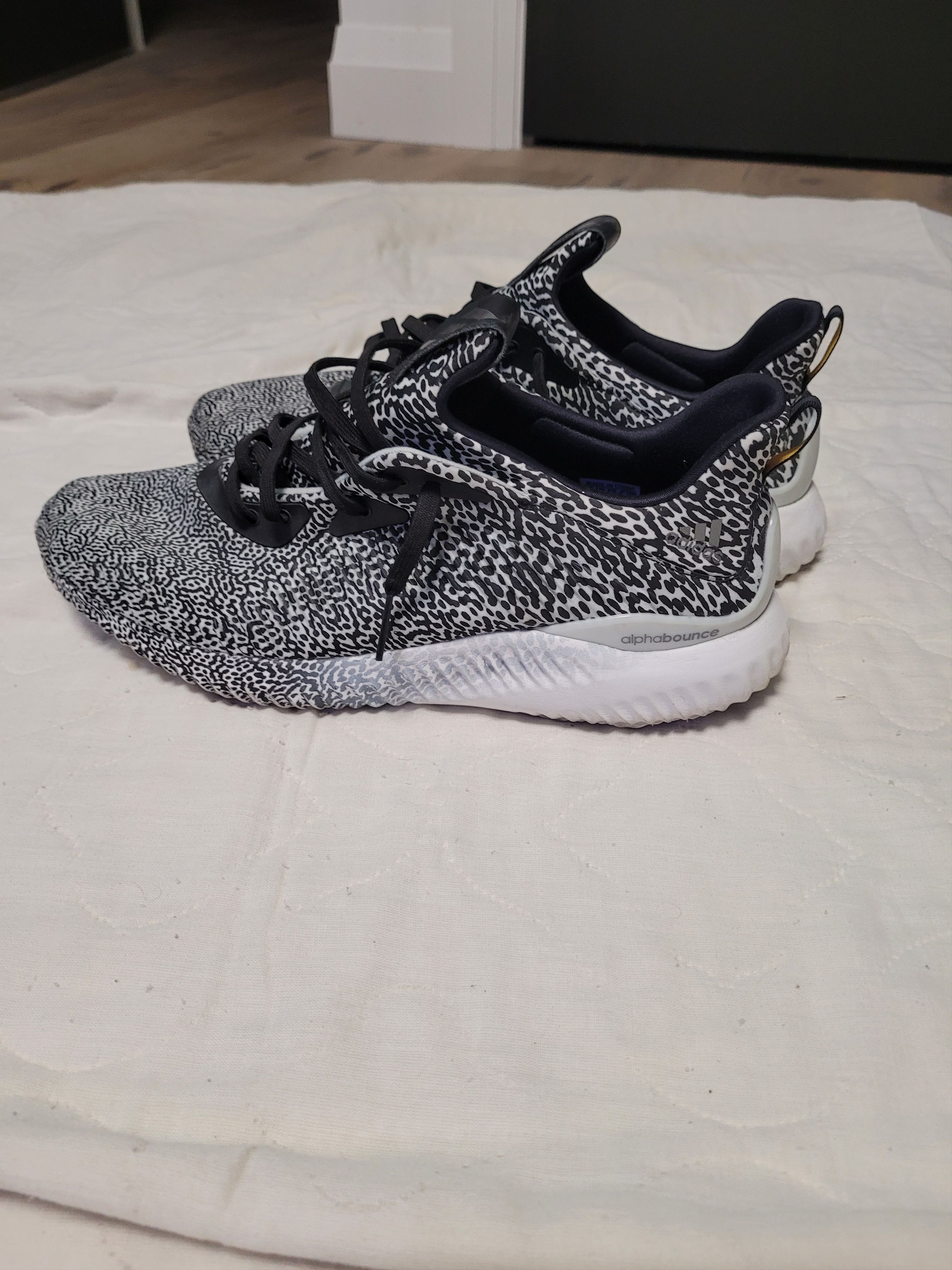 Adidas Adidas Alphabounce Aramis Size US 11.5 / EU 44-45 - 1 Thumbnail