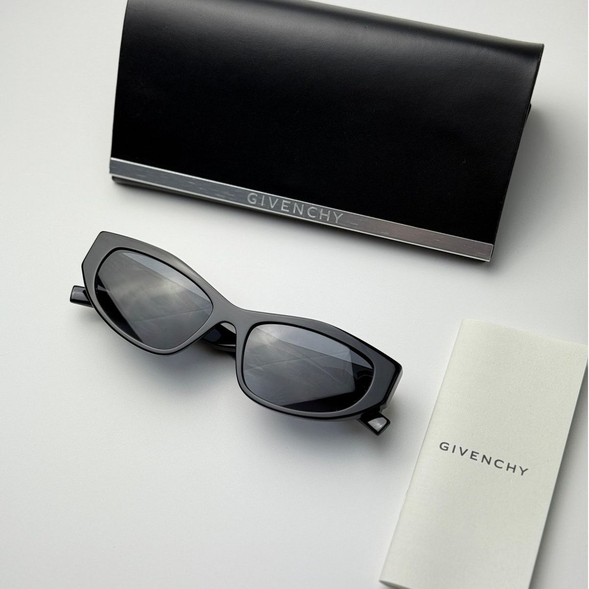 Givenchy NEW Givenchy Sunglasses GV40078I 01A Shiny Black/Gold Women Size ONE SIZE - 10 Thumbnail