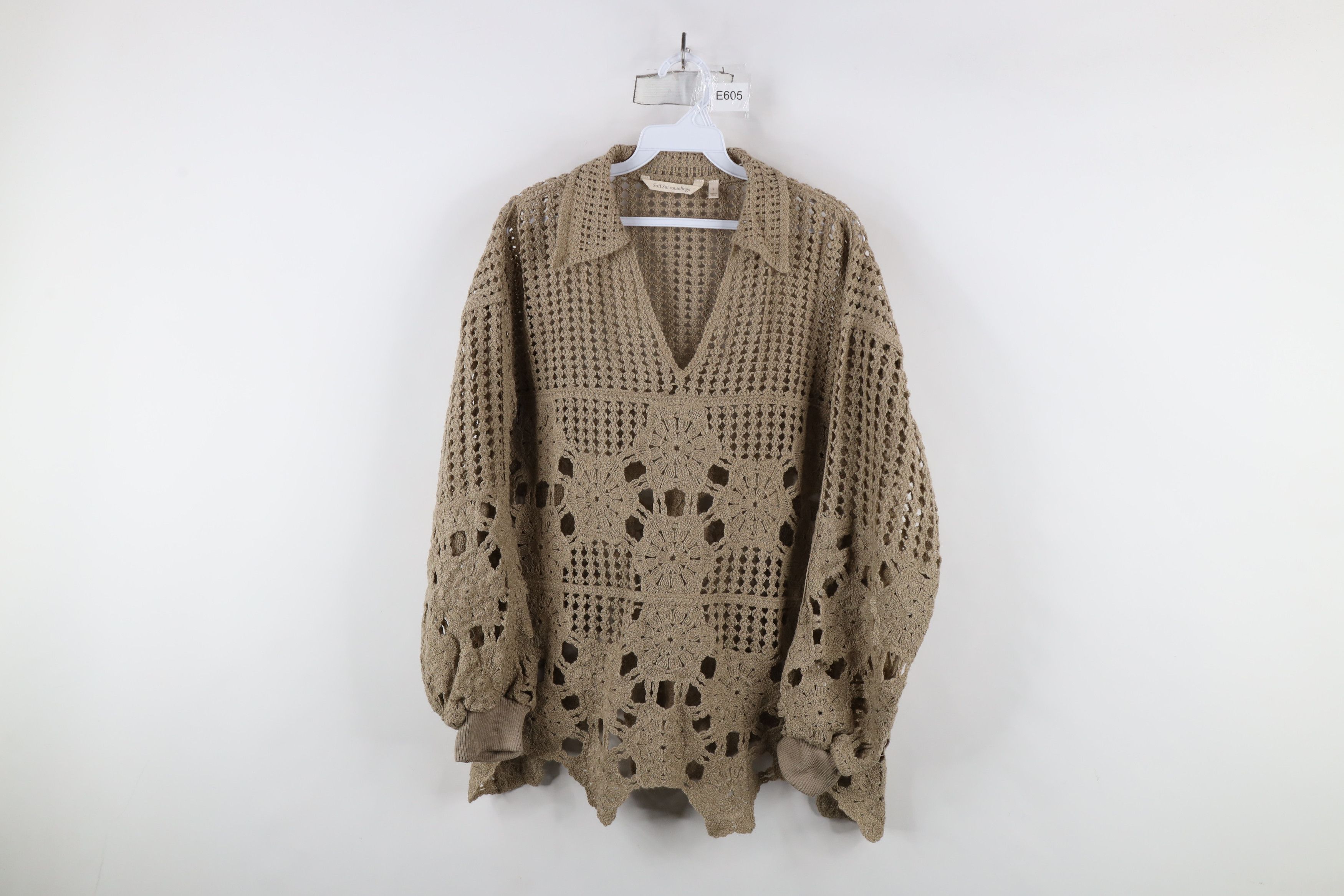 Vintage Soft Surroundings Chic Flower Crochet Collared Sweater Brown Size L / US 10 / IT 46 - 1 Thumbnail