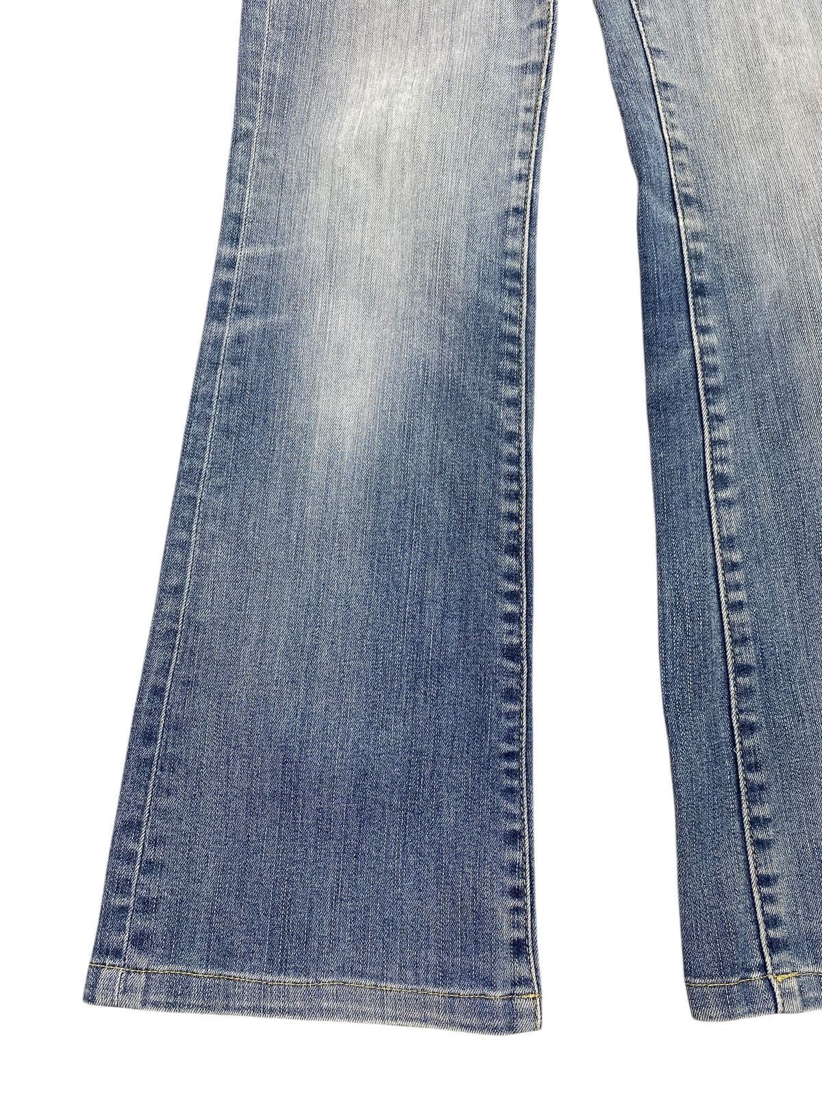 Uniqlo Uniqlo Style Up Faded Wash Style Flare Jeans Size US 28 / EU 44 - 5 Thumbnail