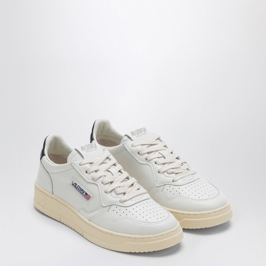 o1d2blof0824 Low-Top Trainers in White