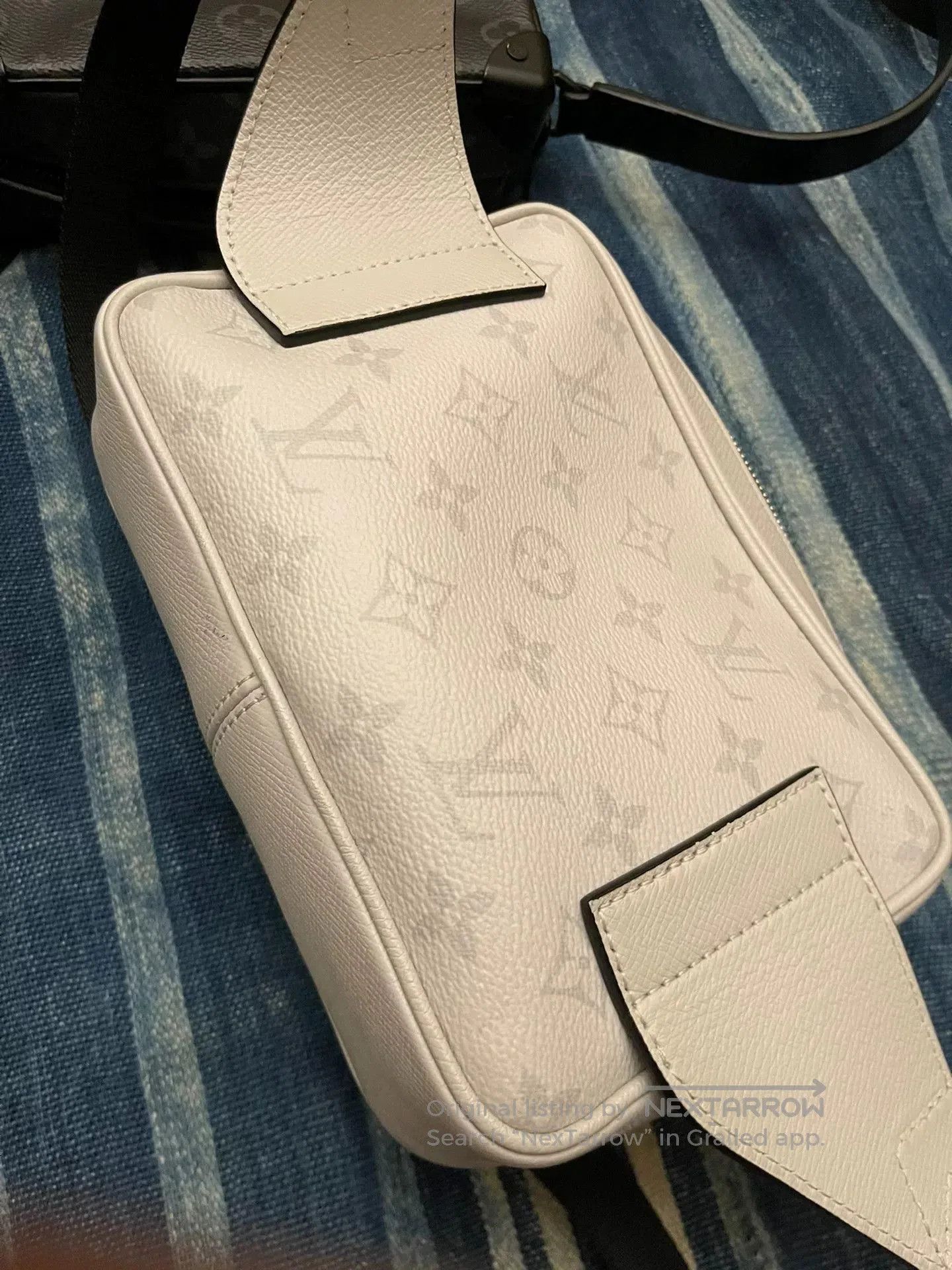 Louis Vuitton lv outdoor waist bag in gray-white. Size ONE SIZE - 4 Thumbnail