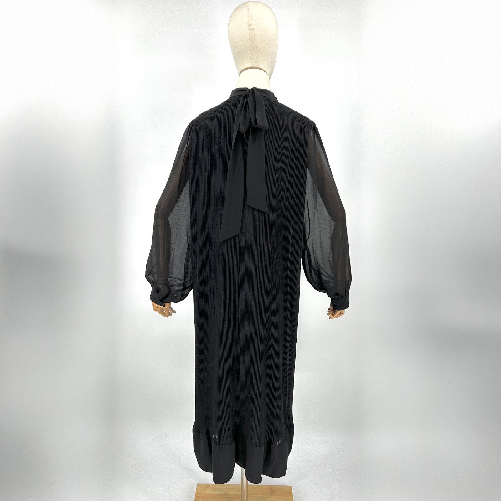 Elie Tahari Elie Tahari Black Micro Pleat Sheer Sleeve Maxi Dress Size L / US 10 / IT 46 - 6 Thumbnail