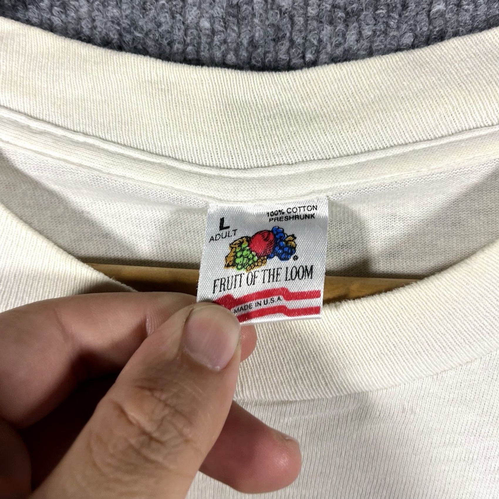 Vintage VINTAGE 90s KROQ 106.7 FM T-Shirt Large White USA Crew Neck Short Sleeve Men Size US L / EU 52-54 / 3 - 6 Thumbnail