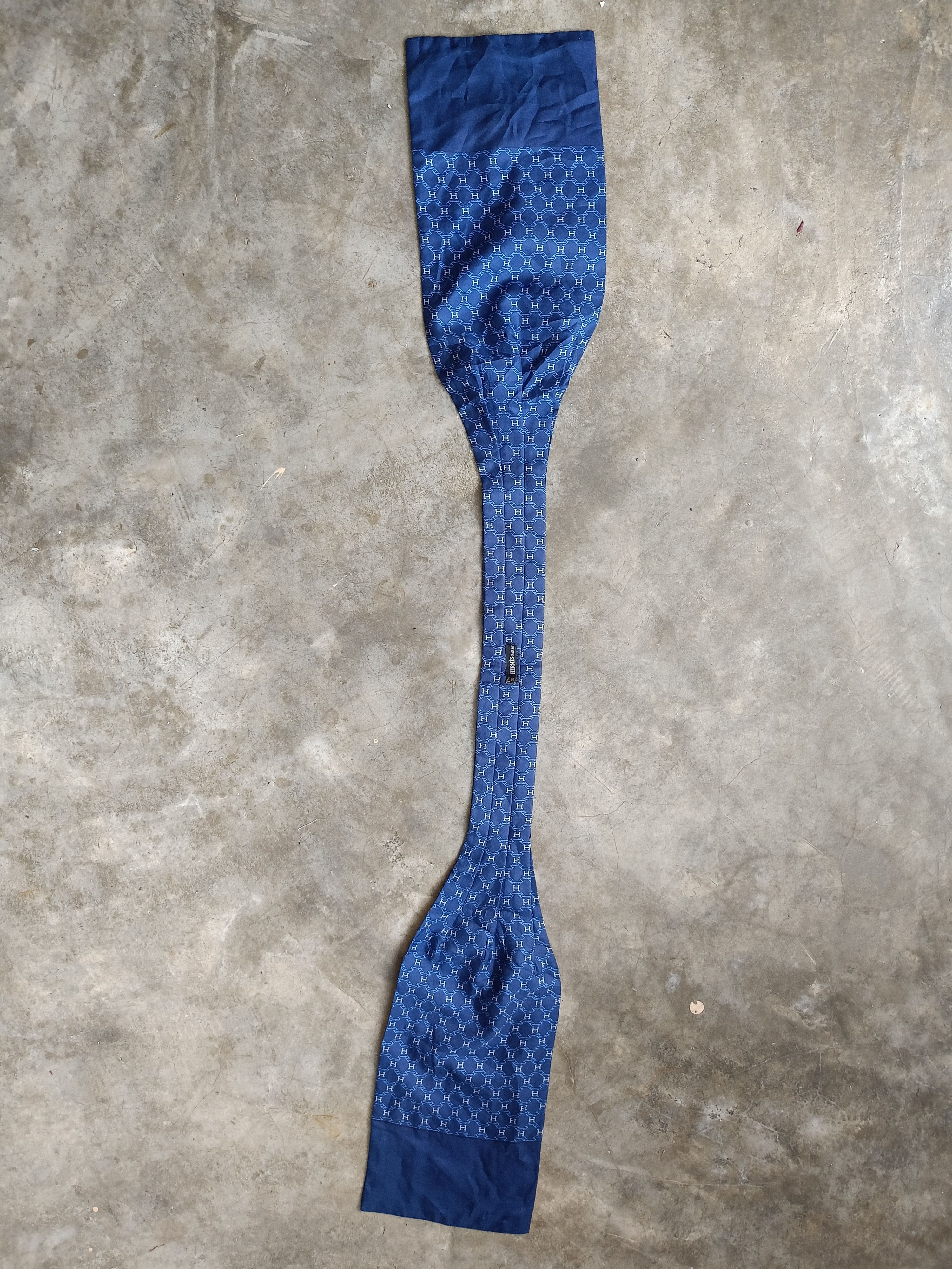 Hermes Hermès Lavallière Ascot Tie Cravat Scarf H printed 100% Silk Size ONE SIZE - 3 Thumbnail