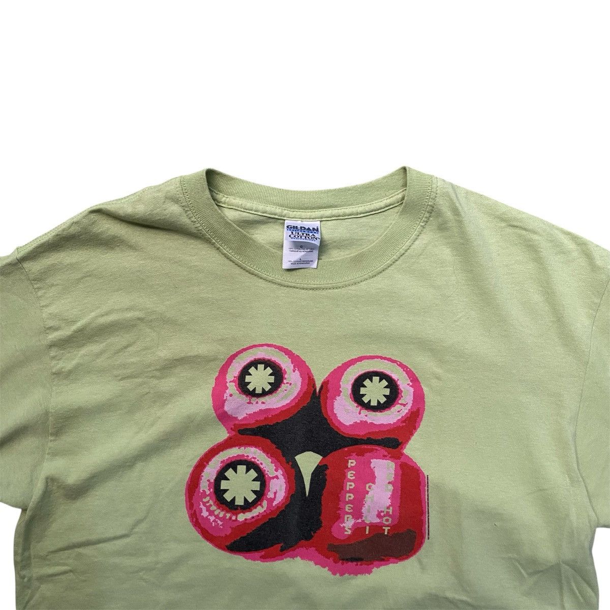 Gildan 00s RED HOT CHILI PEPPERS “WHEELS SKATE” T-SHIRTS Size US L / EU 52-54 / 3 - 2 Thumbnail