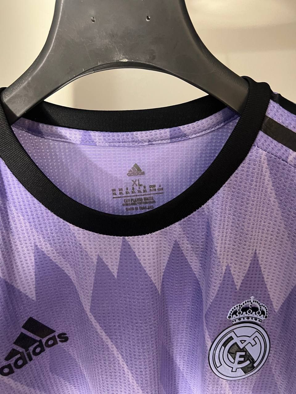 Vintage VERY RARE ADIDAS REAL MADRID SPAIN SOCCER JERSEY RETRO Y2K Size US XL / EU 56 / 4 - 6 Thumbnail