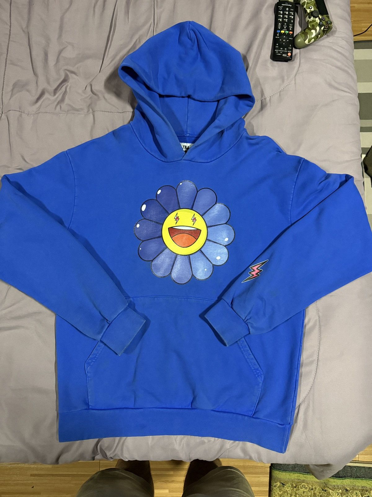 J Balvin × Takashi Murakami J balvin x takashi murakami hoodie Size US M / EU 48-50 / 2 - 1 Thumbnail