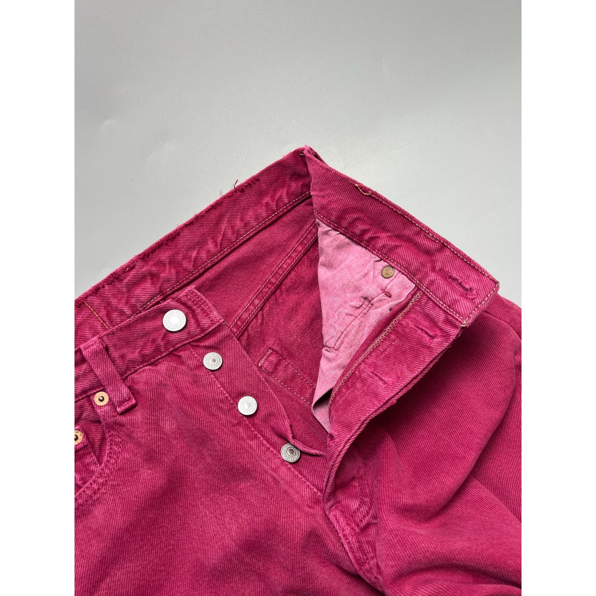 Levi's Vintage Clothing Vintage Levi’s 501 Rare Red Made in USA Denim Jeans (Y1057) Size 25" / US 0 / IT 36 - 6 Thumbnail
