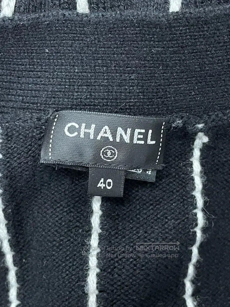 Chanel Chanel 23P Black and White Striped Cashmere Cardigan. Size US M / EU 48-50 / 2 - 4 Thumbnail