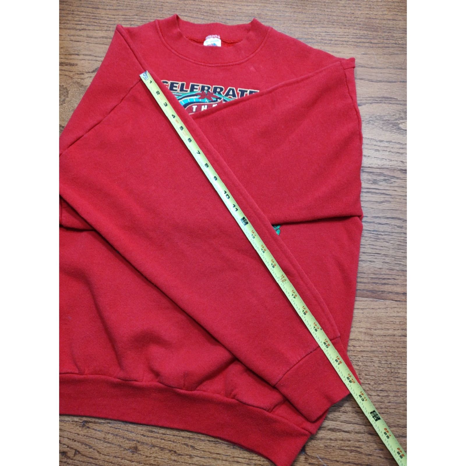 Fruit Of The Loom VINTAGE Fruit of the Loom Sweatshirt Crewneck Unisex Adults Red 1994 90s Christmas Jesus USA L Size US L / EU 52-54 / 3 - 7 Thumbnail