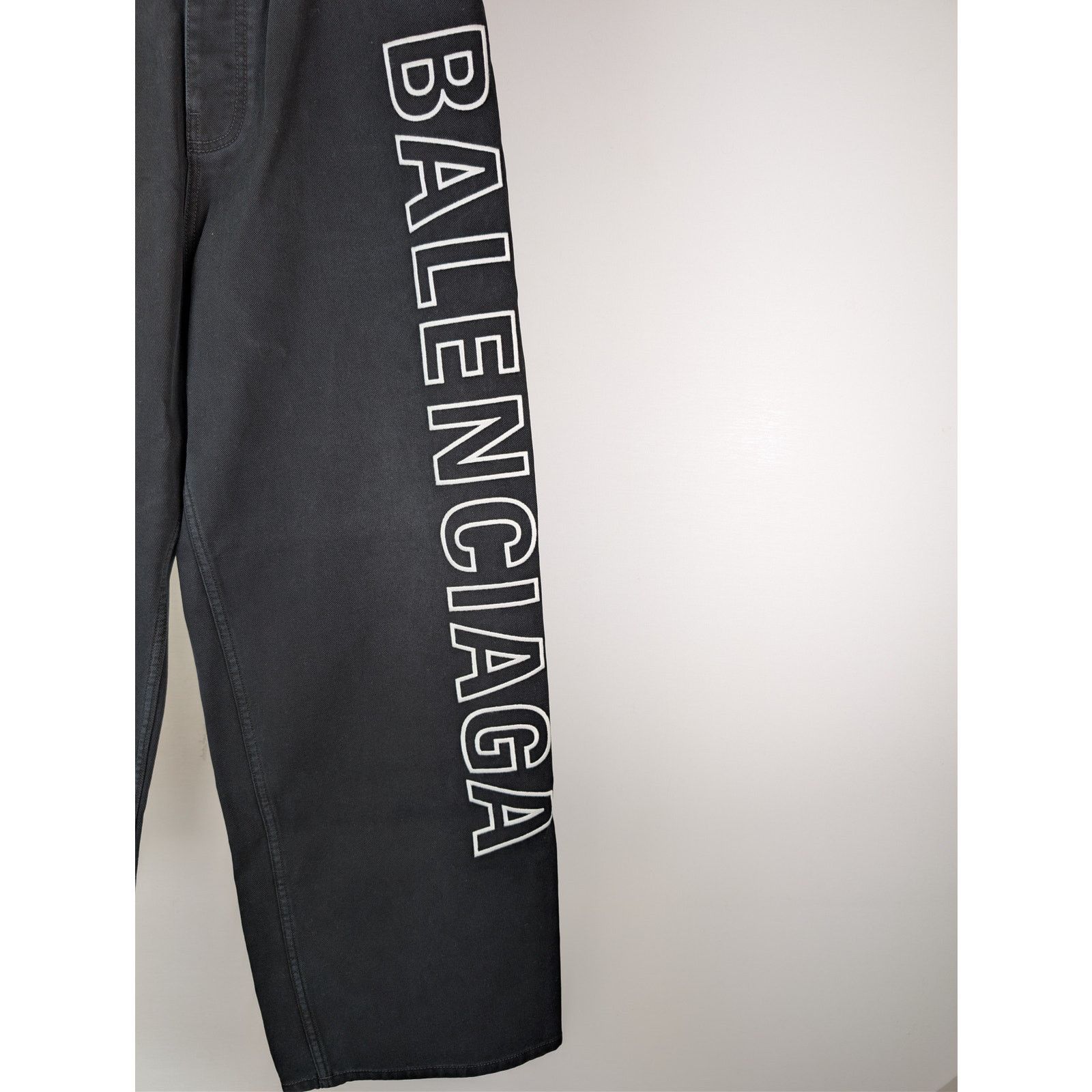 Balenciaga o1rshd1 Left Hand Denim Baggy Pants in Sunbleached Black Size US 34 / EU 50 - 8 Thumbnail