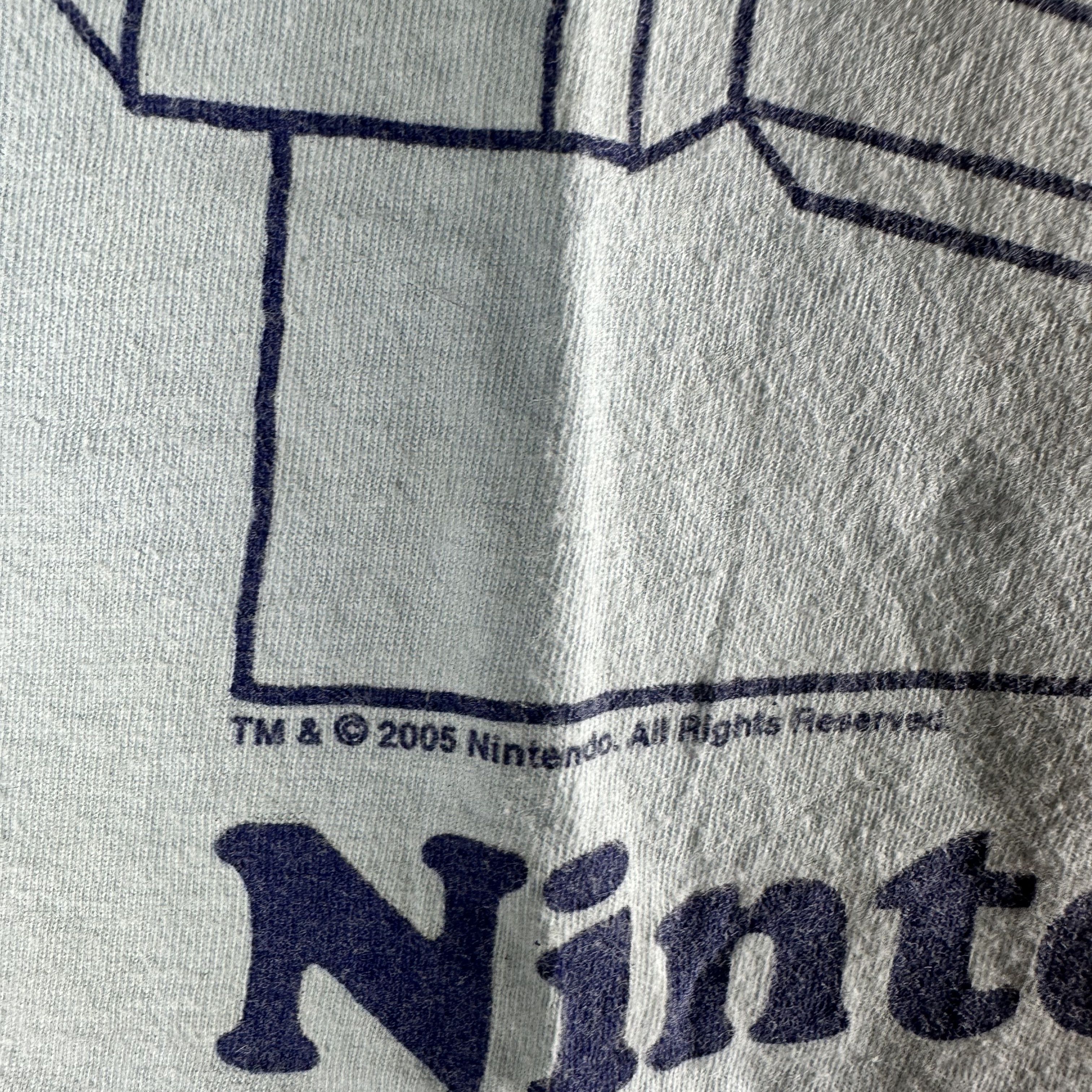 Vintage ​​​Vintage 2005 Nintendo Is Rad Video Game Graphic T-shirt Size US M / EU 48-50 / 2 - 3 Thumbnail