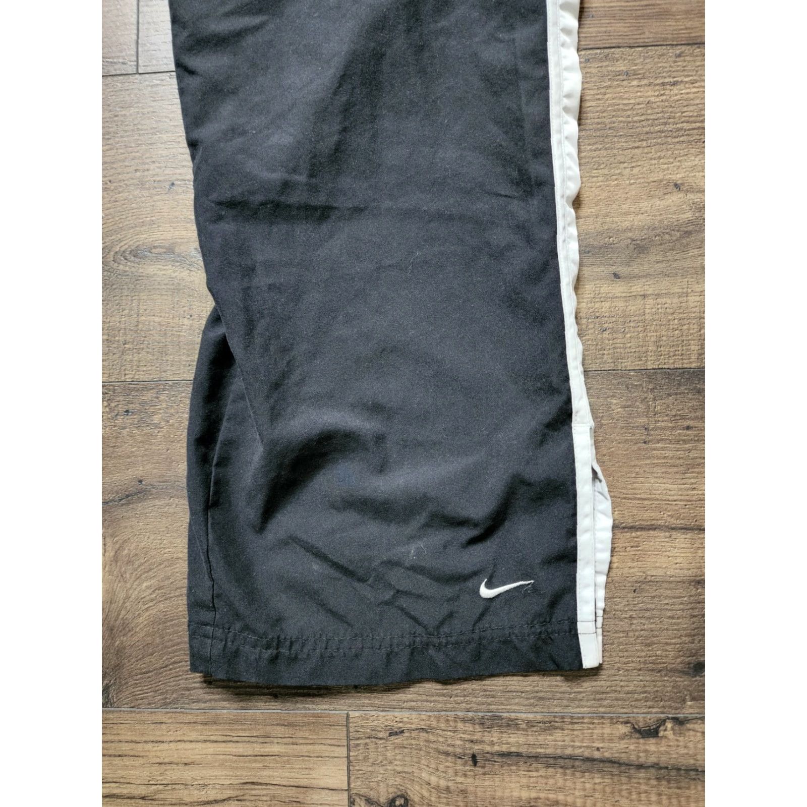 Nike Vtg Nike Black Track Pants Women's Sz L Drawstring Windbreaker Gray Tag Vintage Windbreaker Track Pants Women L Black Nike Size 36" / US 14 / IT 50 - 3 Thumbnail