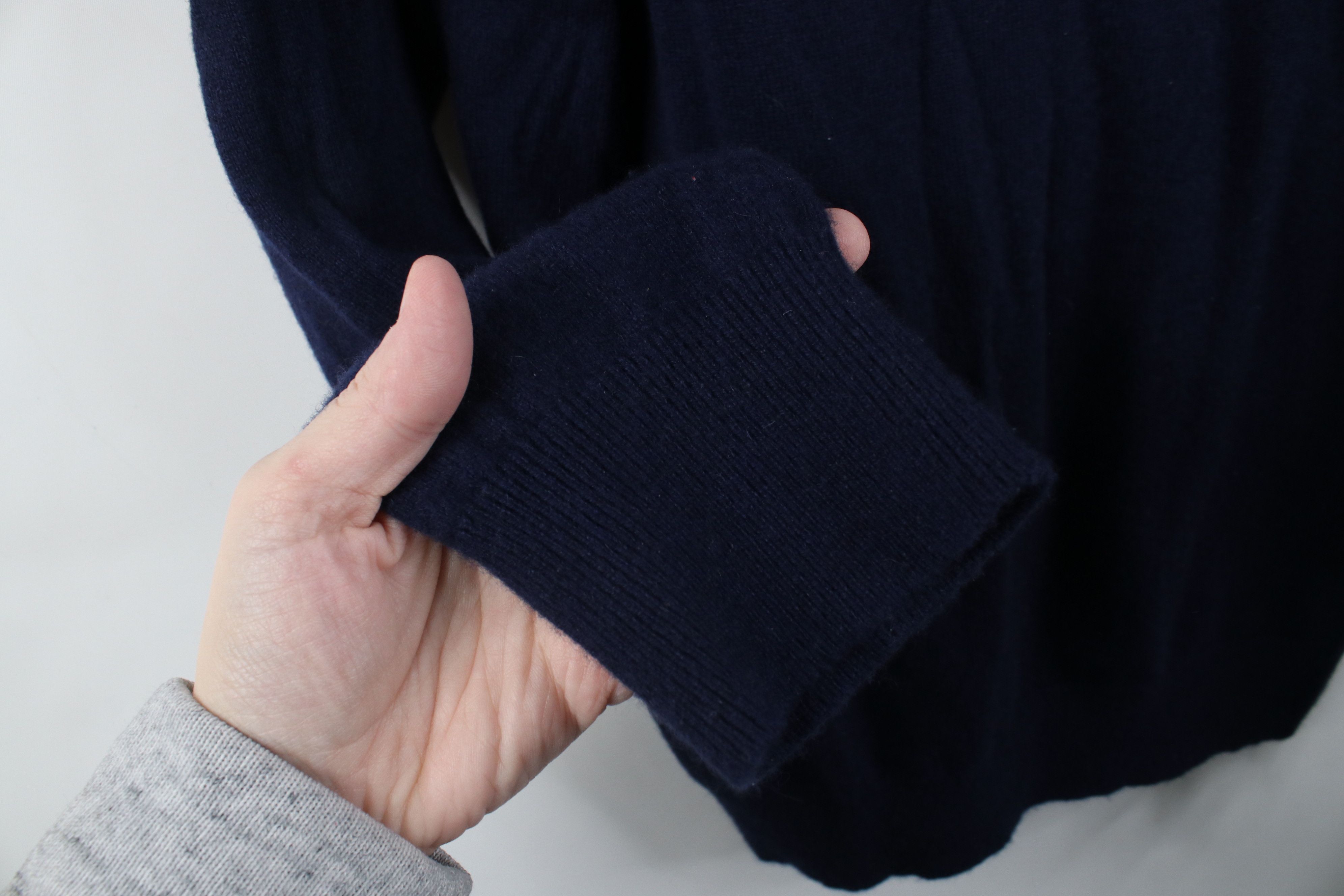 Vineyard Vines Vineyard Vines Soft Cashmere Knit V-Neck Sweater Navy Blue Size US L / EU 52-54 / 3 - 7 Thumbnail