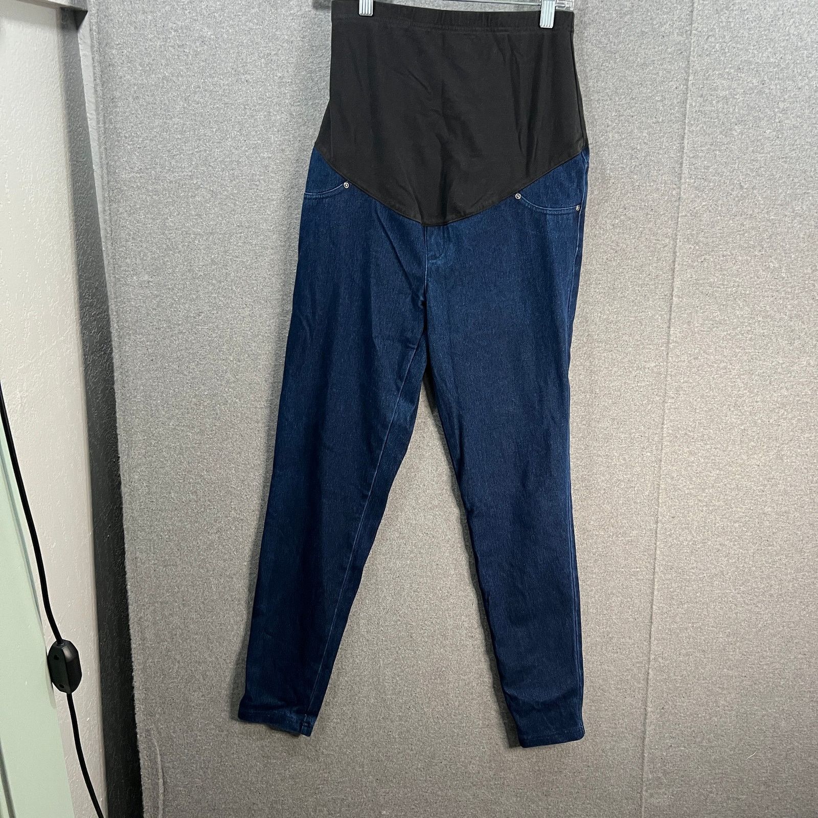 Other Time and Tru Maternity Jeans Women Size Small Blue Color Size 28" / US 6 / IT 42 - 1 Thumbnail