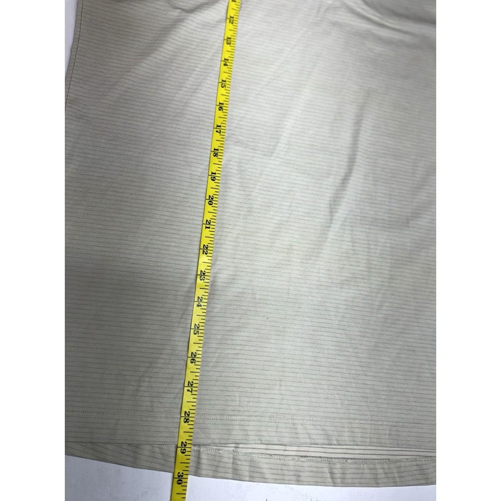 Lululemon Lululemon Polo Shirt Mens Large Beige Evolution Performance Long Sleeve Stretch Size US L / EU 52-54 / 3 - 4 Thumbnail