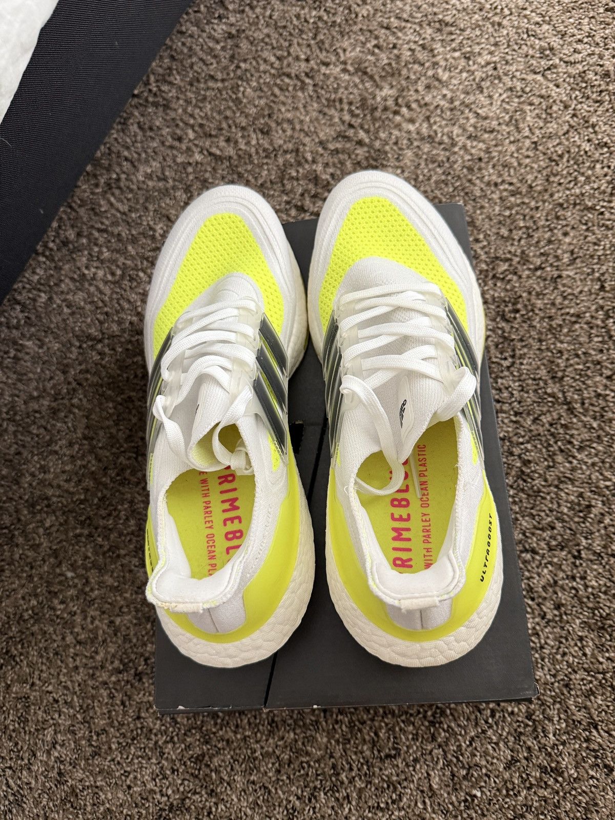 Adidas Ultra Boost Size US 9 / EU 42 - 4 Thumbnail