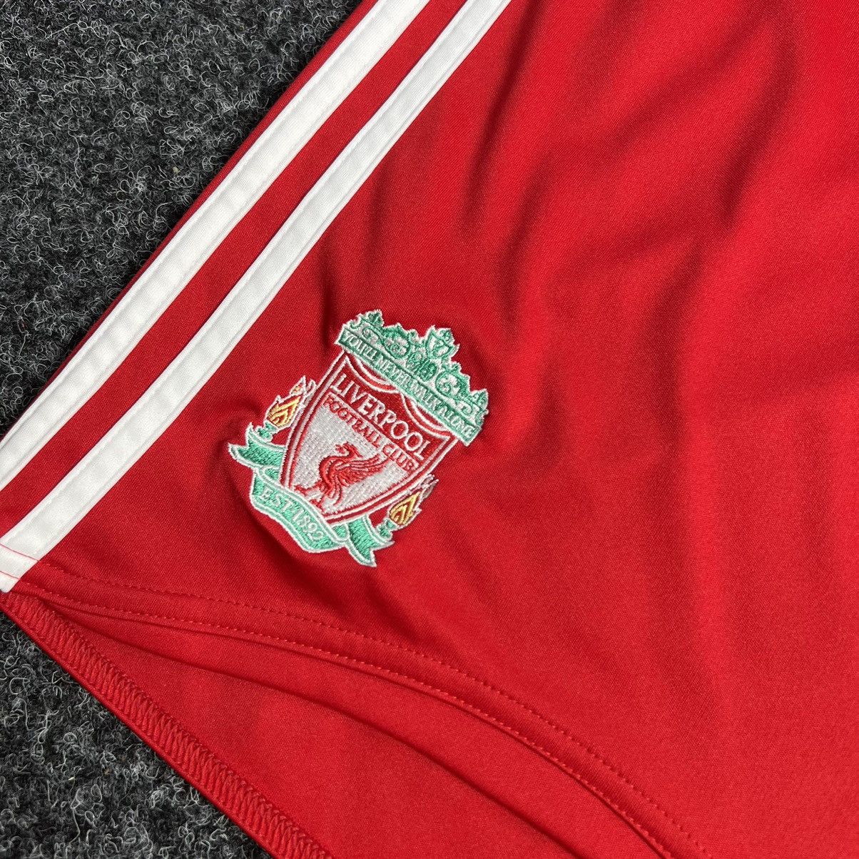 Adidas × Vintage Liverpool 2008 shorts adidas football Size US 36 / EU 52 - 6 Thumbnail