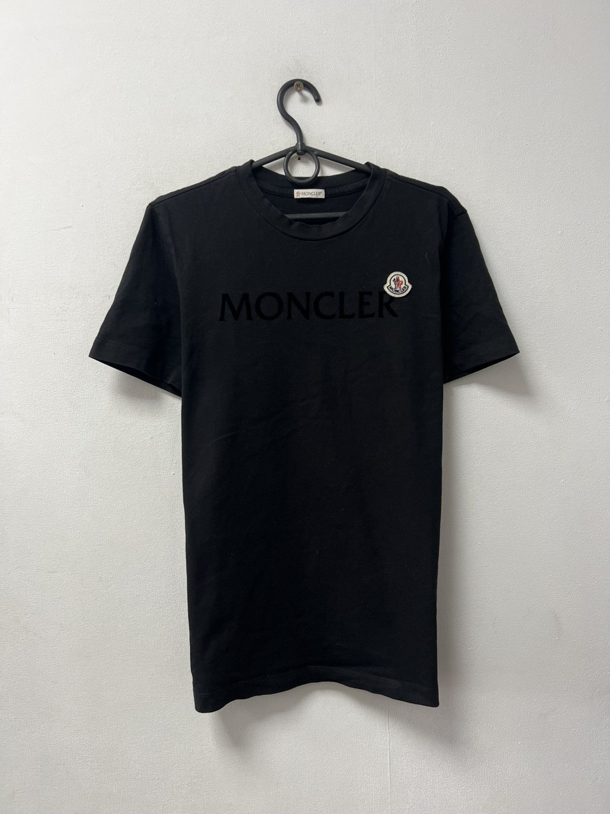 Moncler T-Shirt Moncler big logo black Size US S / EU 44-46 / 1 - 1 Thumbnail
