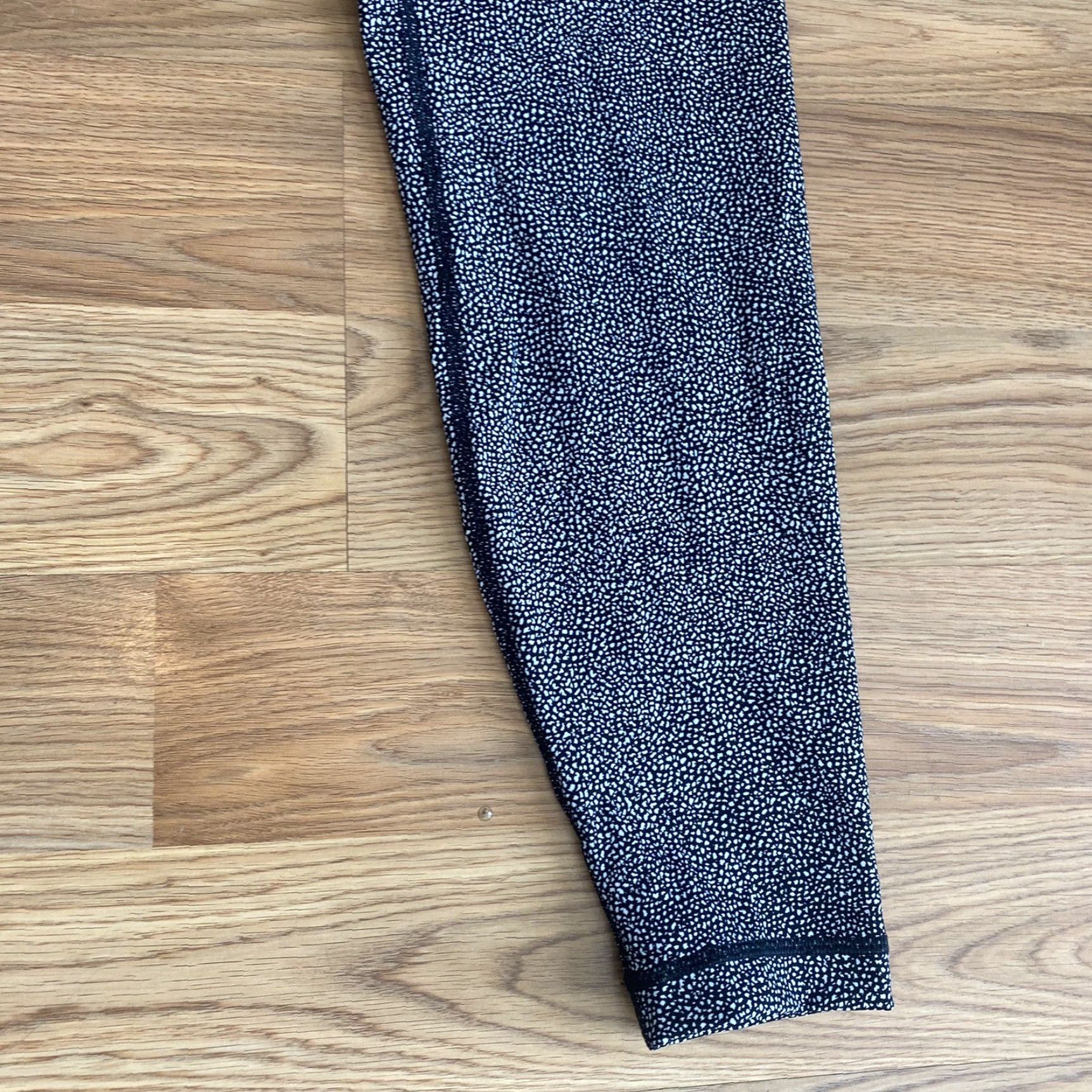 Lululemon Lululemon Align Pant Full Length Leggings Women’s 12 Black White Pattern Athletic High Rise Size 34" / US 12 / IT 48 - 5 Thumbnail
