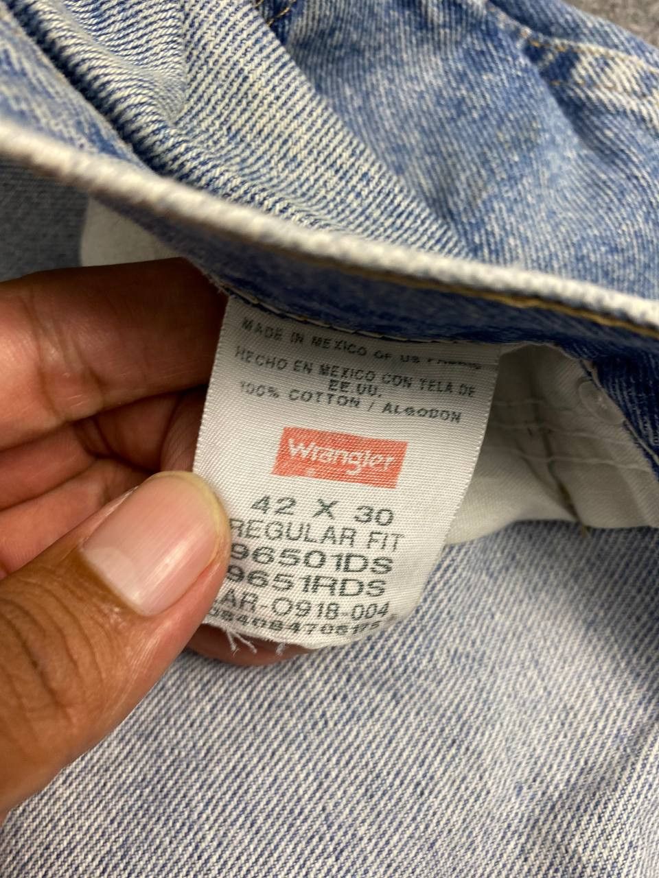 Wrangler vintage wrangler regular fit distressed denim Size US 42 / EU 58 - 14 Thumbnail