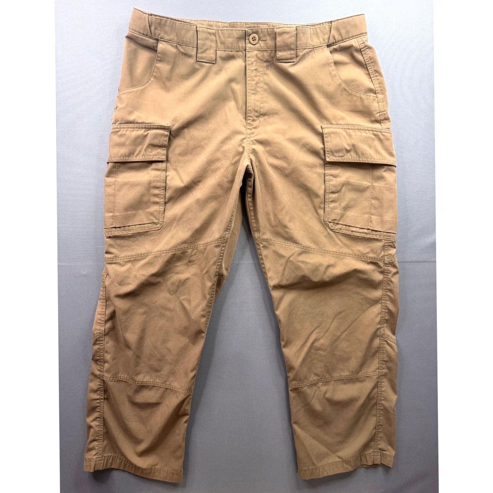 Under Armour Brand: Explicitly includes "Under Armour Size US 38 / EU 54 - 2 Thumbnail