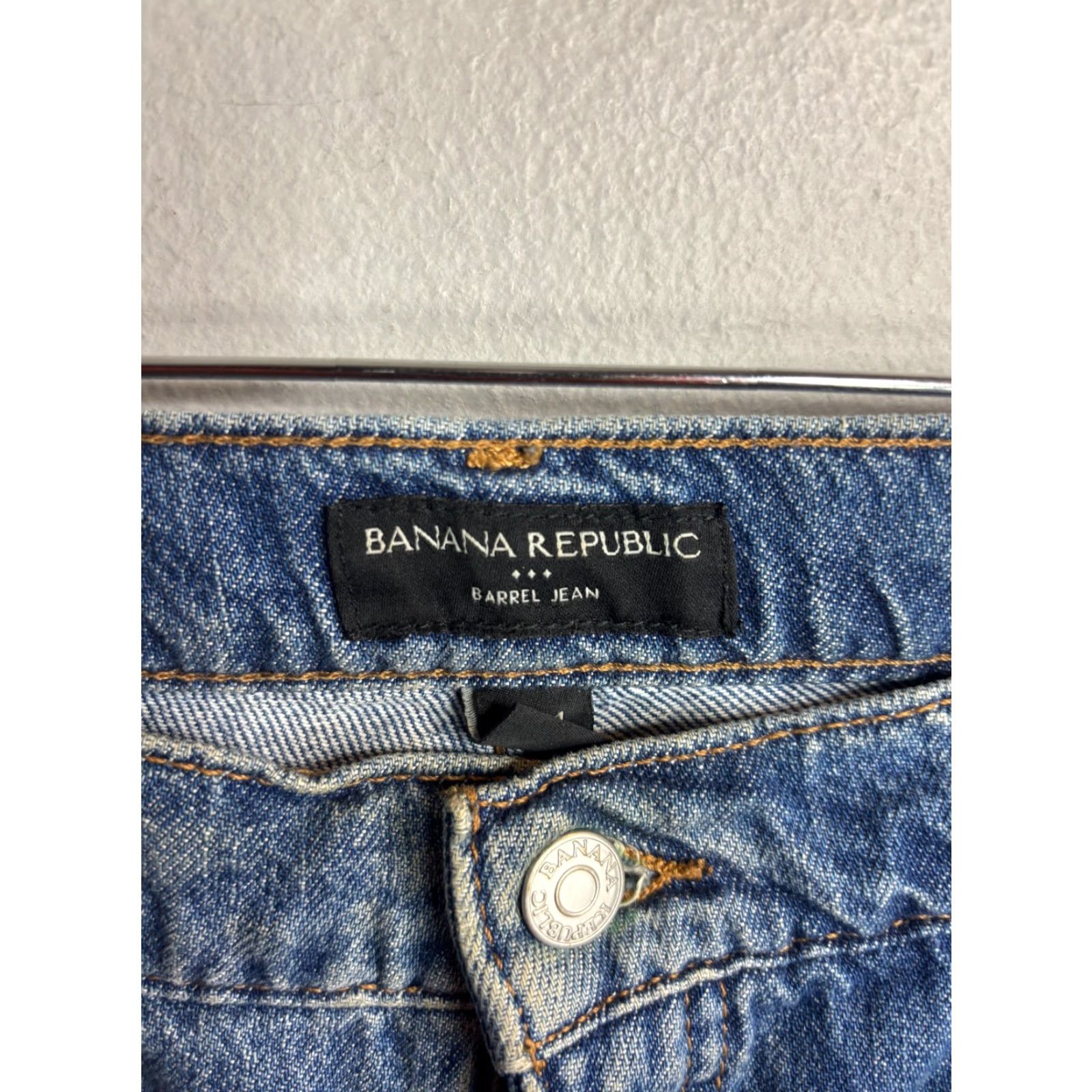 Banana Republic Banana Republic Jeans Womens 28 Barrel Fit High Rise Medium Wash Blue Denim 5-Pocket Regular Waist 28in Inseam 26in Cotton Lyocell Cotton Blend Size 28" / US 6 / IT 42 - 3 Thumbnail